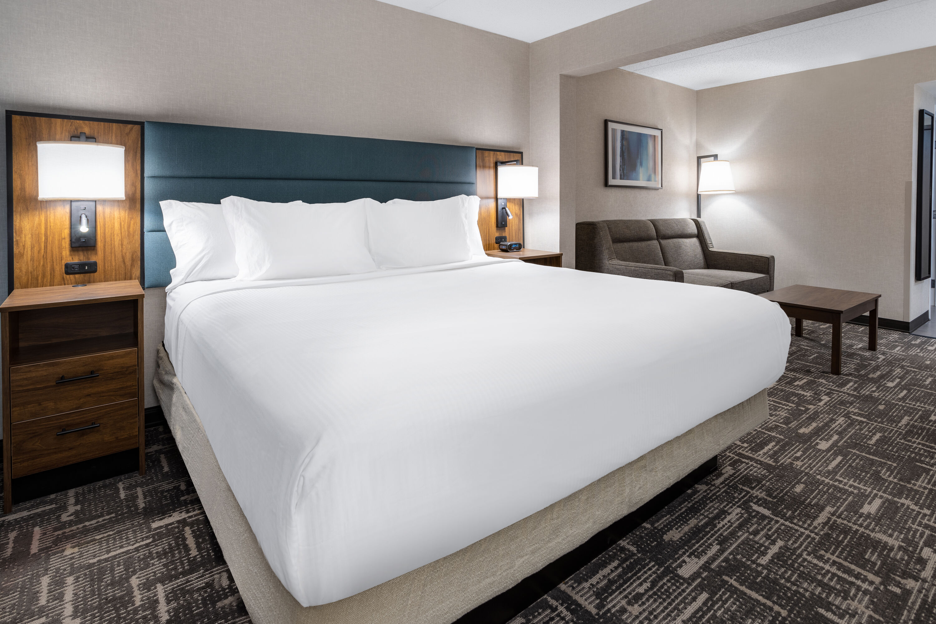 Guest room at the Wingate by Wyndham Vineland/Millville in Vineland, New Jersey