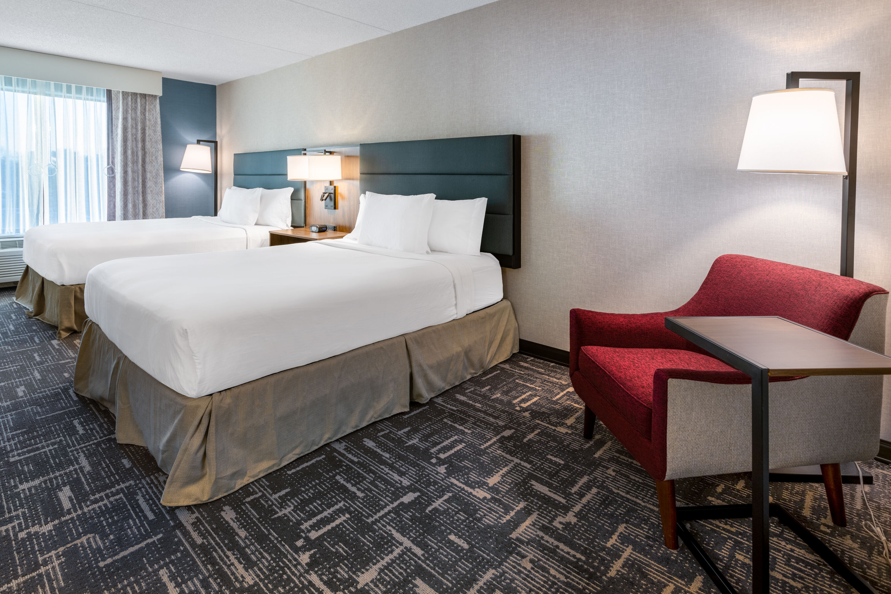 Guest room at the Wingate by Wyndham Vineland/Millville in Vineland, New Jersey