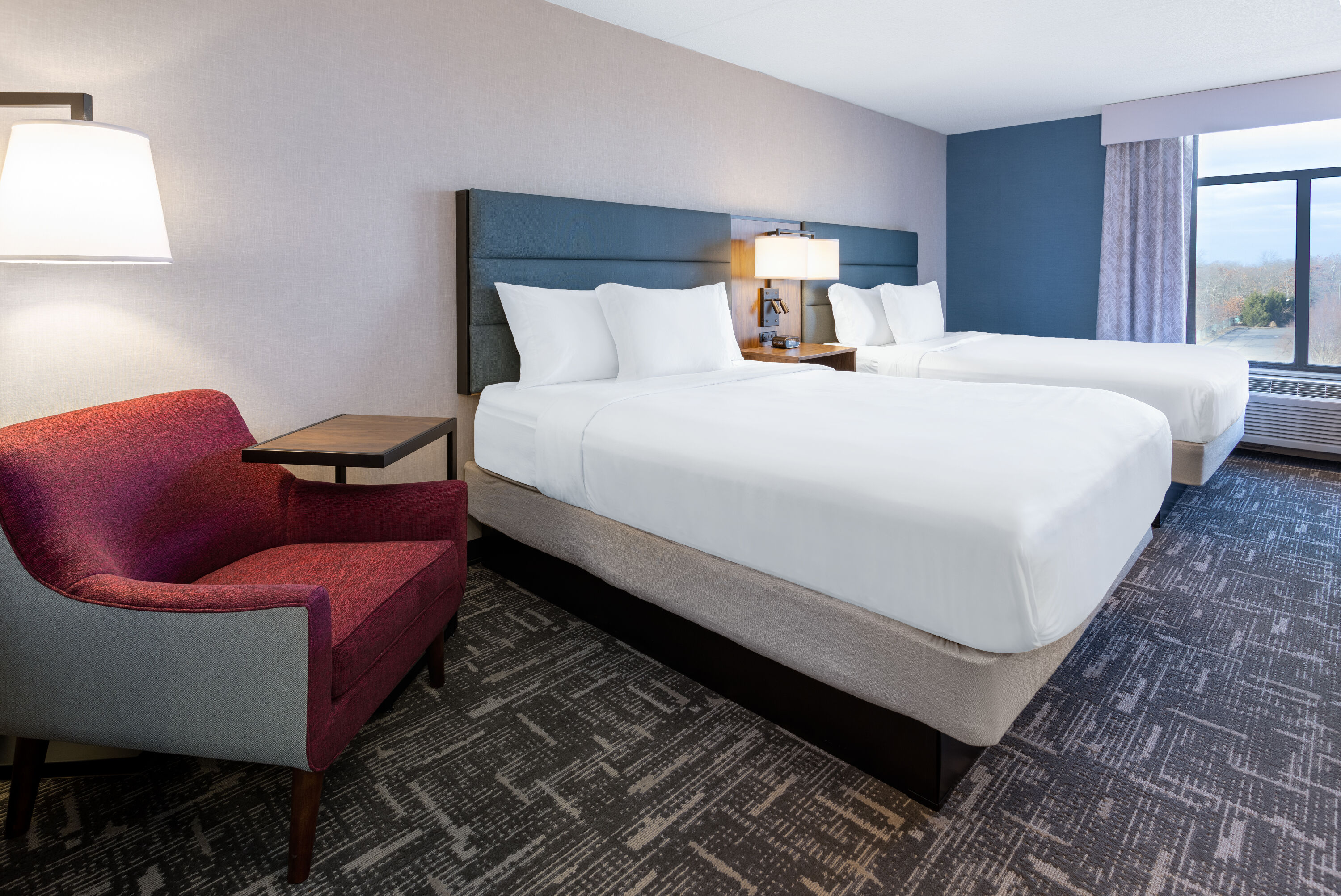 Guest room at the Wingate by Wyndham Vineland/Millville in Vineland, New Jersey