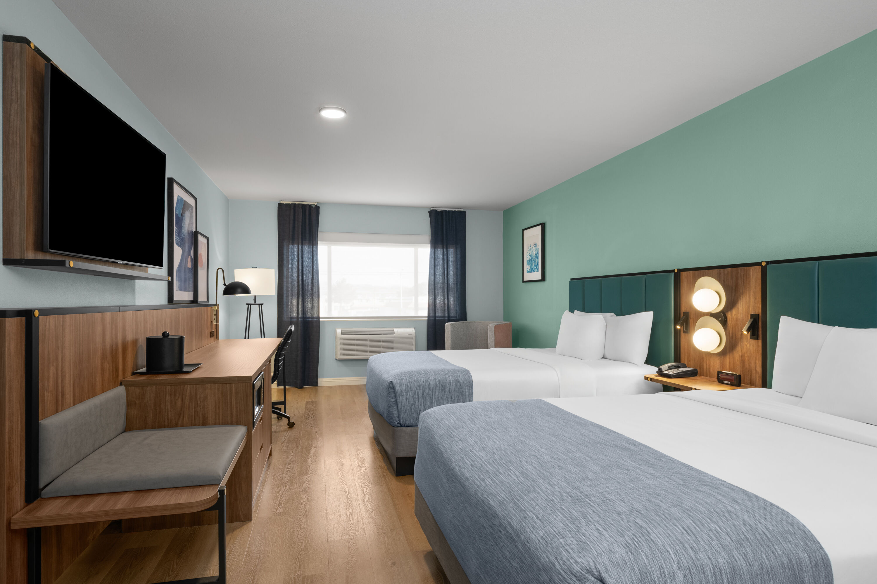 Guest room at the Wingate by Wyndham Farmington NM in Farmington, New Mexico