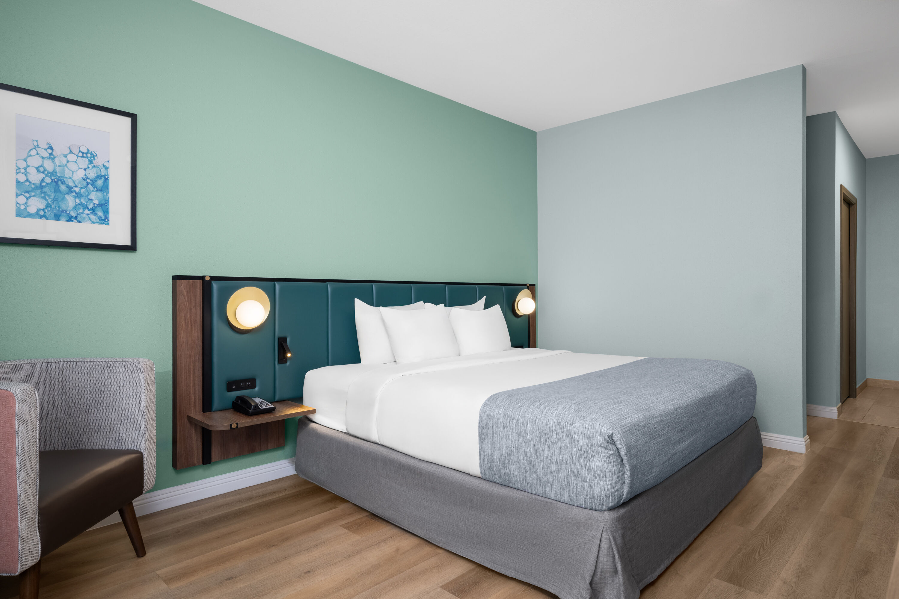 Guest room at the Wingate by Wyndham Farmington NM in Farmington, New Mexico