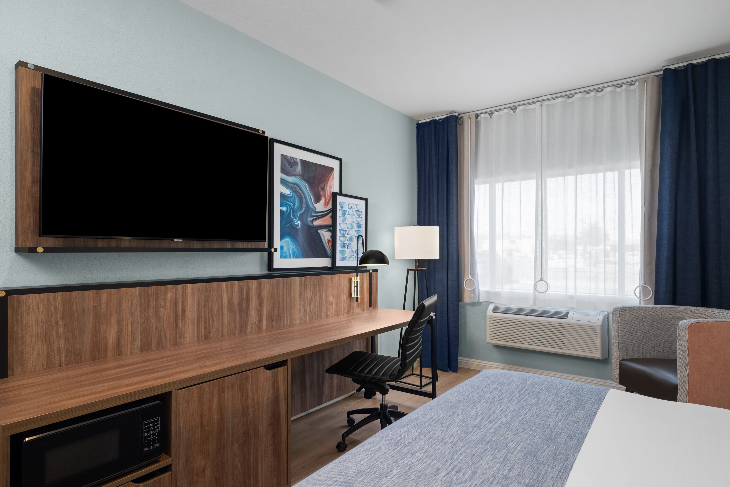 Guest room at the Wingate by Wyndham Farmington NM in Farmington, New Mexico