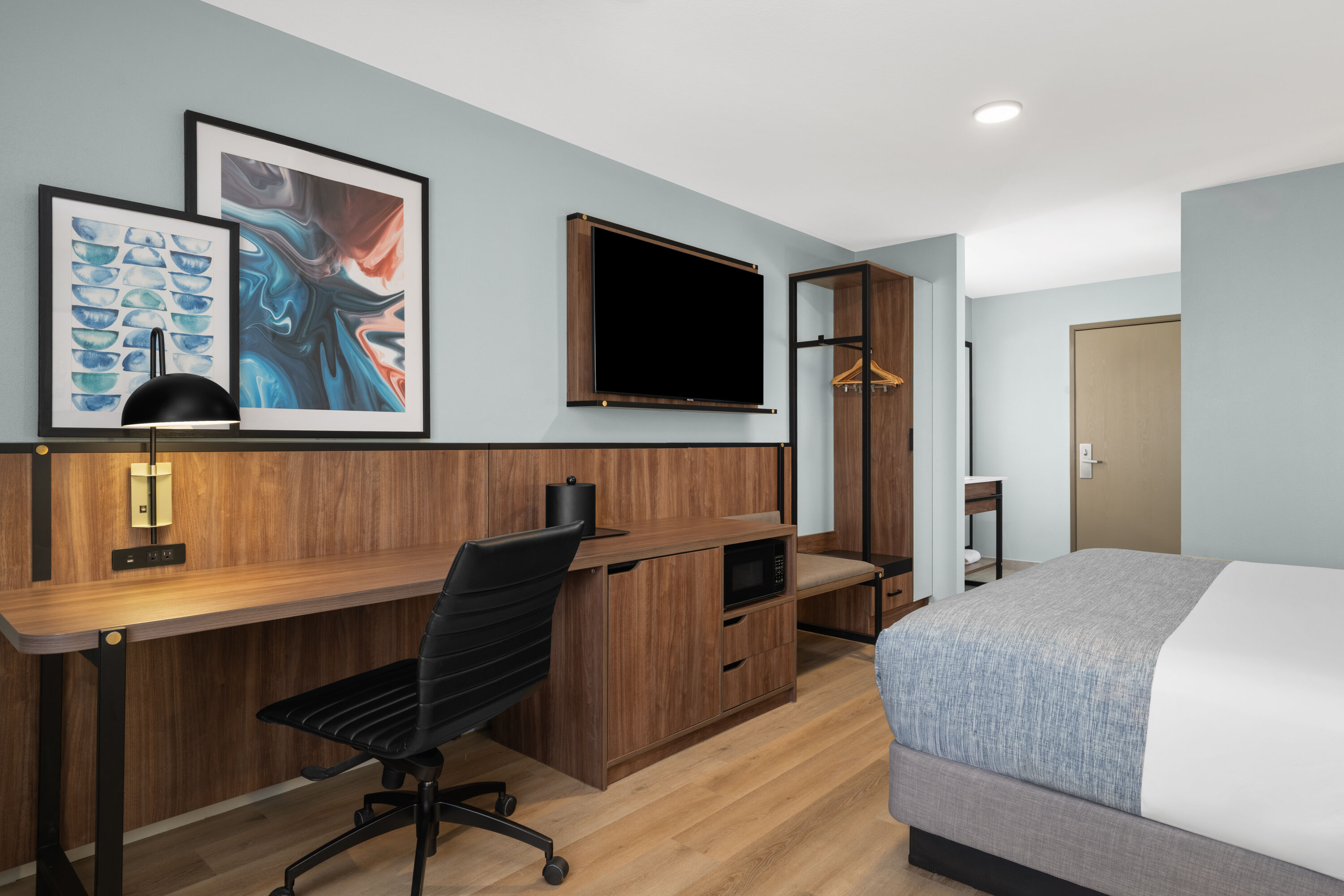 Guest room at the Wingate by Wyndham Farmington NM in Farmington, New Mexico