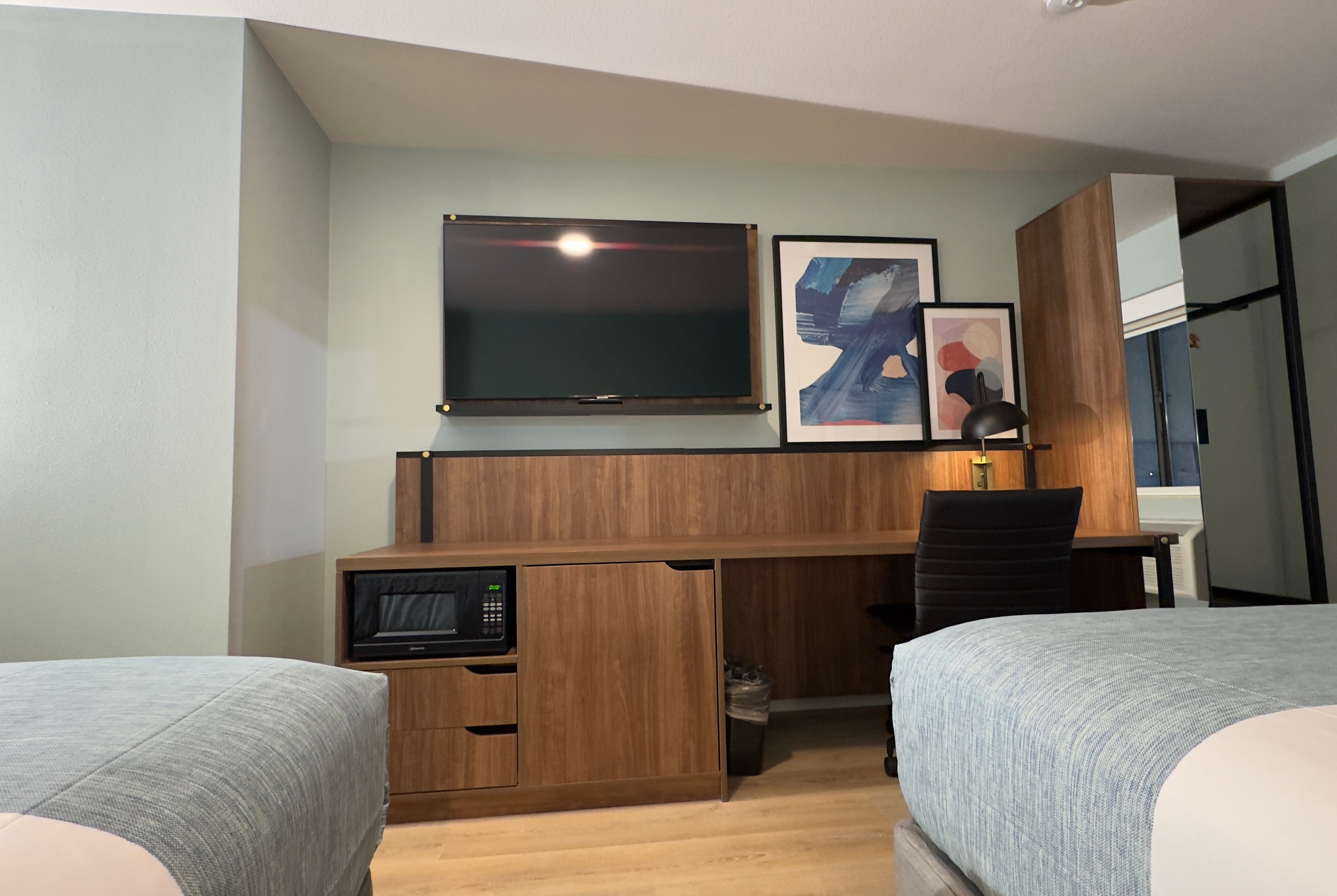 Guest room at the Wingate by Wyndham Farmington NM in Farmington, New Mexico