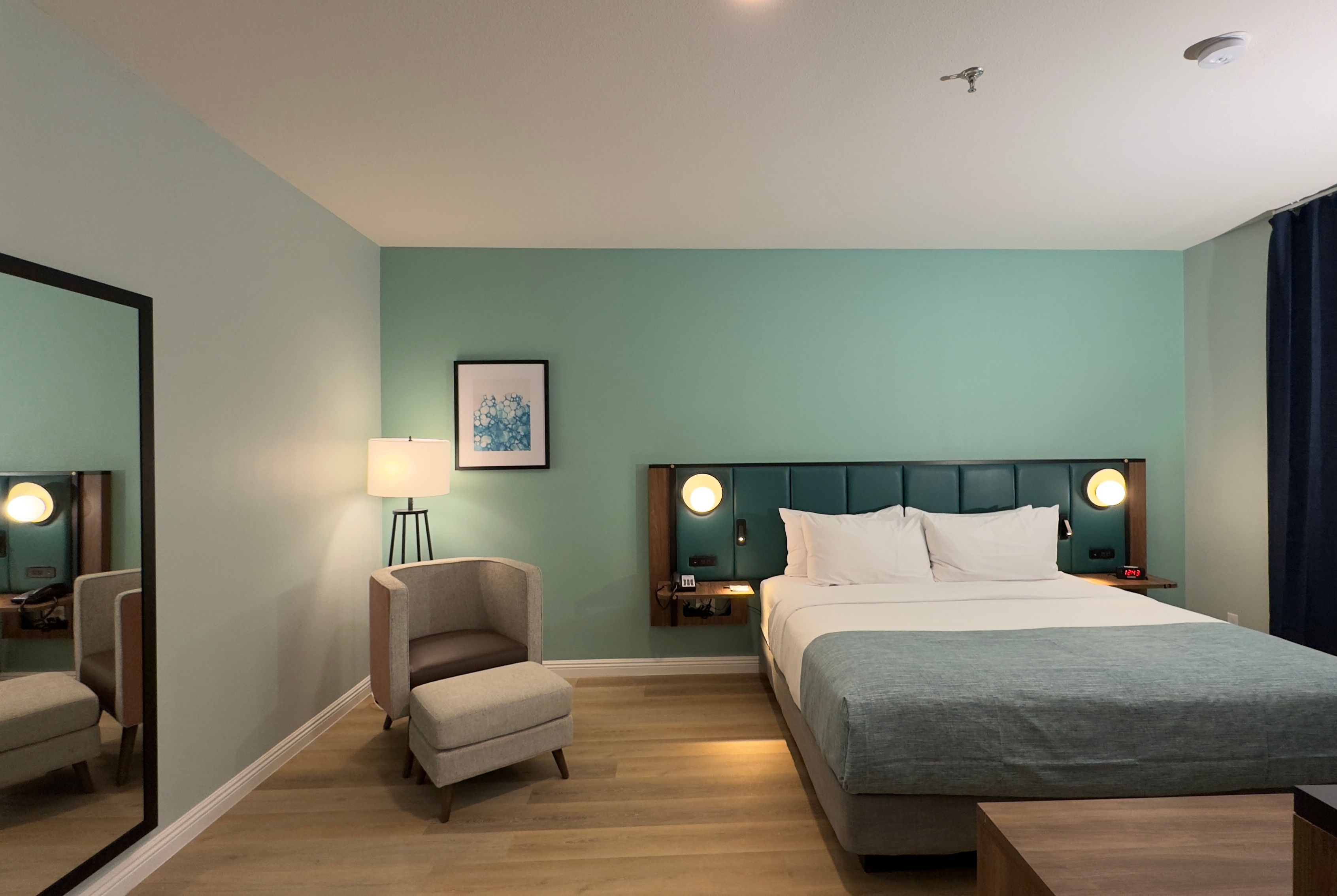 Guest room at the Wingate by Wyndham Farmington NM in Farmington, New Mexico