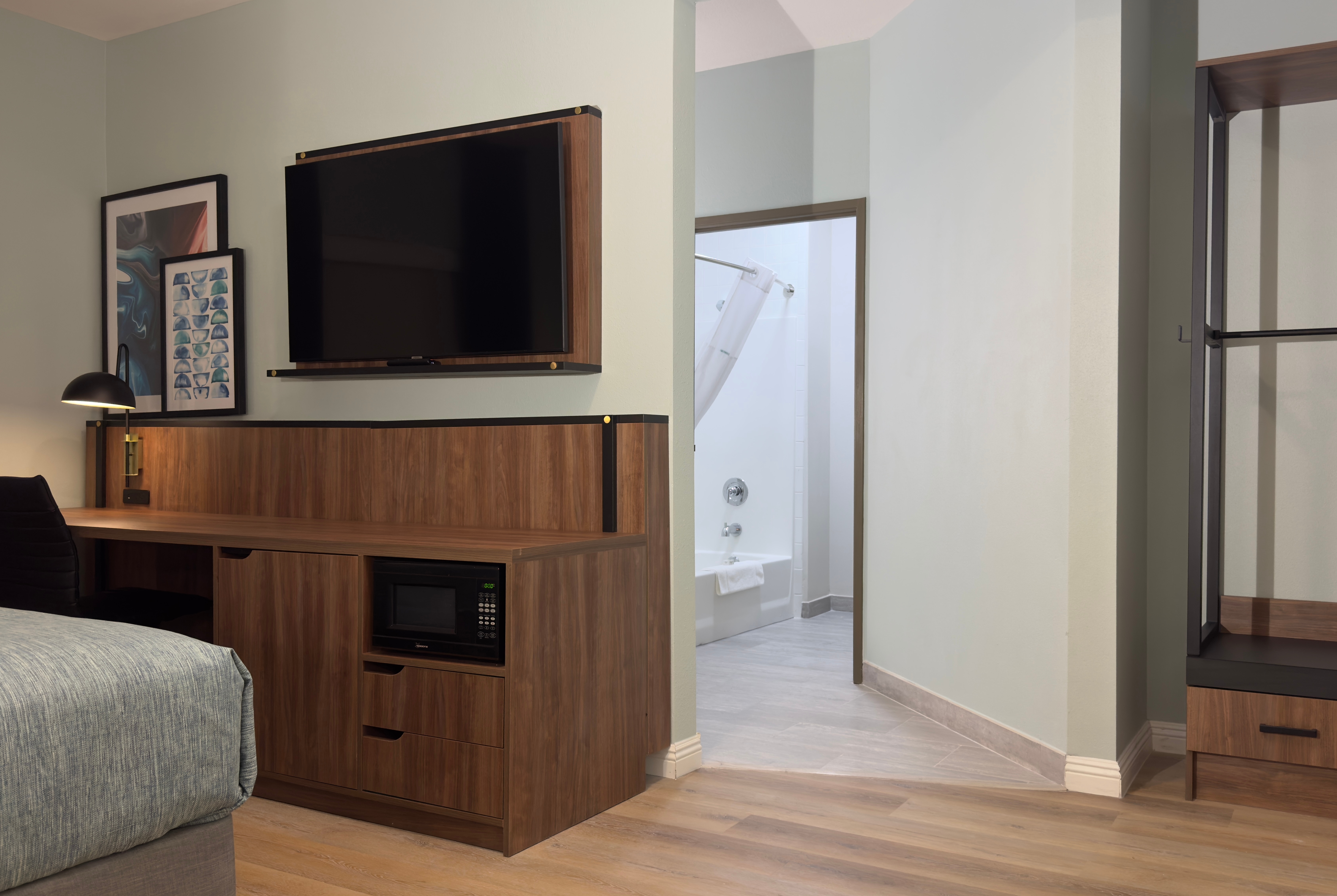 Guest room at the Wingate by Wyndham Farmington NM in Farmington, New Mexico