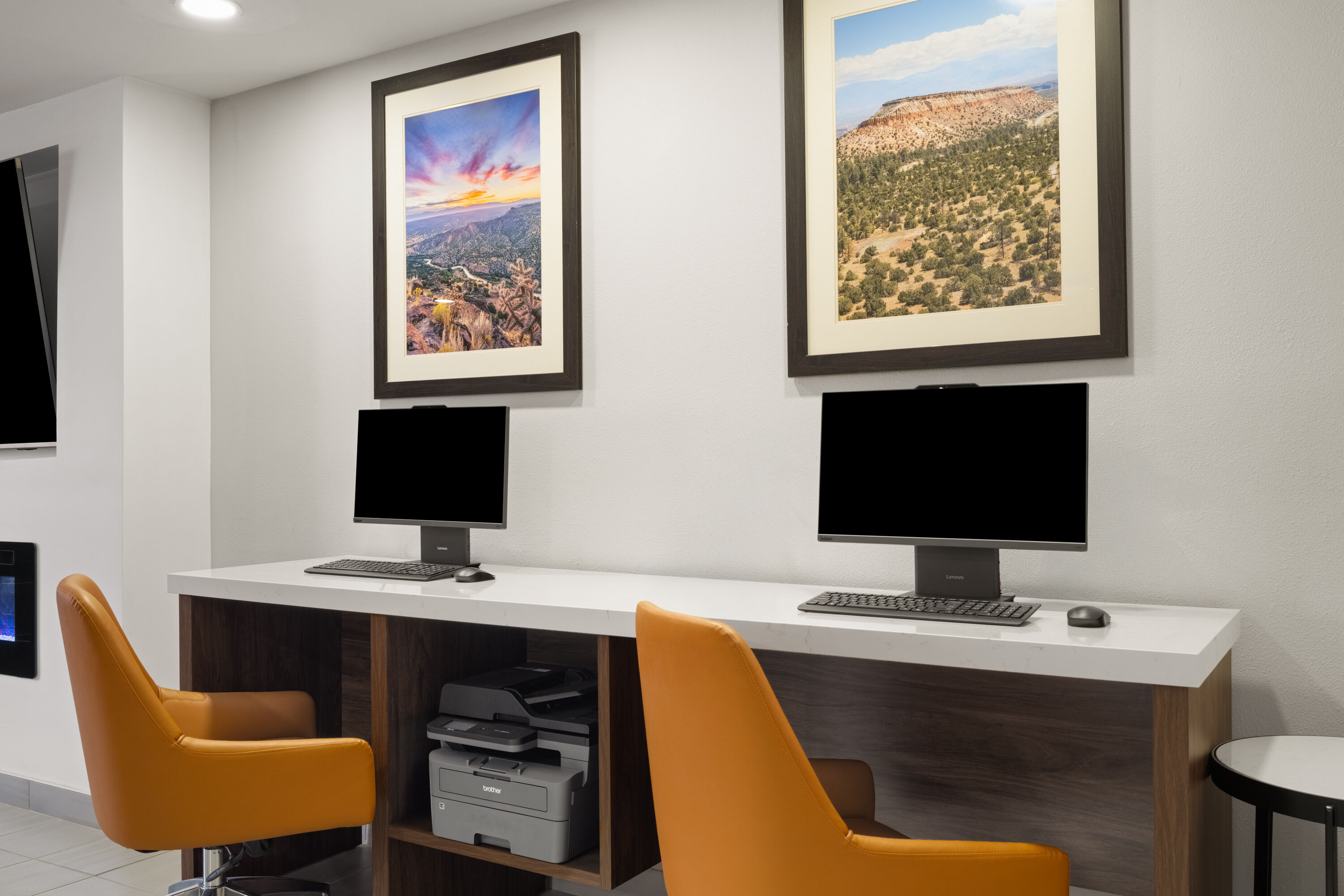 Wingate by Wyndham Los Alamos business center in Los Alamos, New Mexico