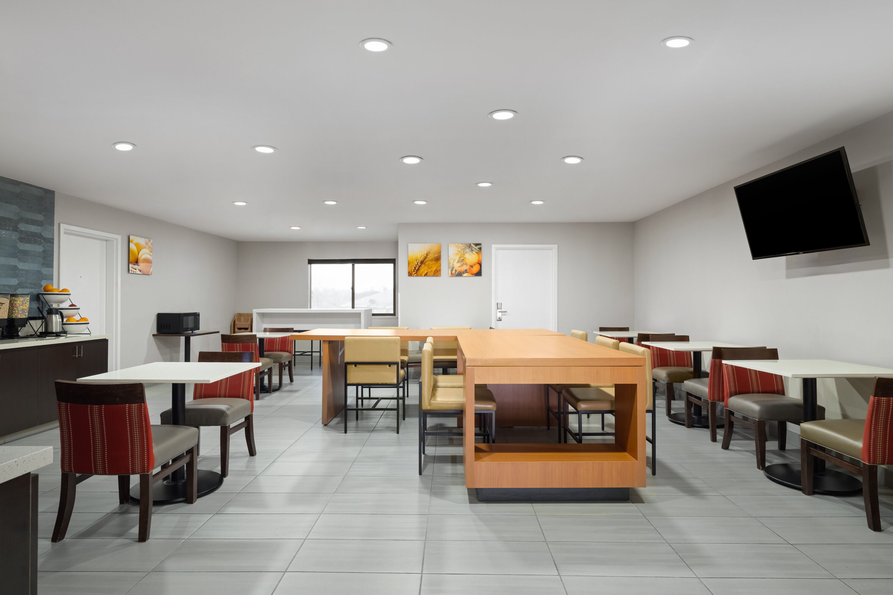 Free breakfast at Wingate by Wyndham Los Alamos in Los Alamos, New Mexico