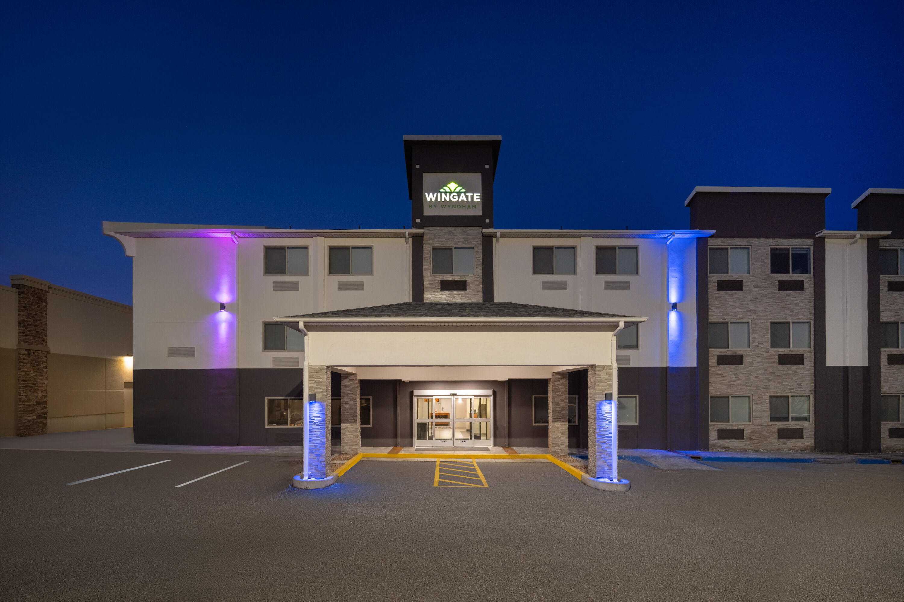 Exterior Dusk Image of Wingate by Wyndham Los Alamos hotel in Los Alamos, New Mexico