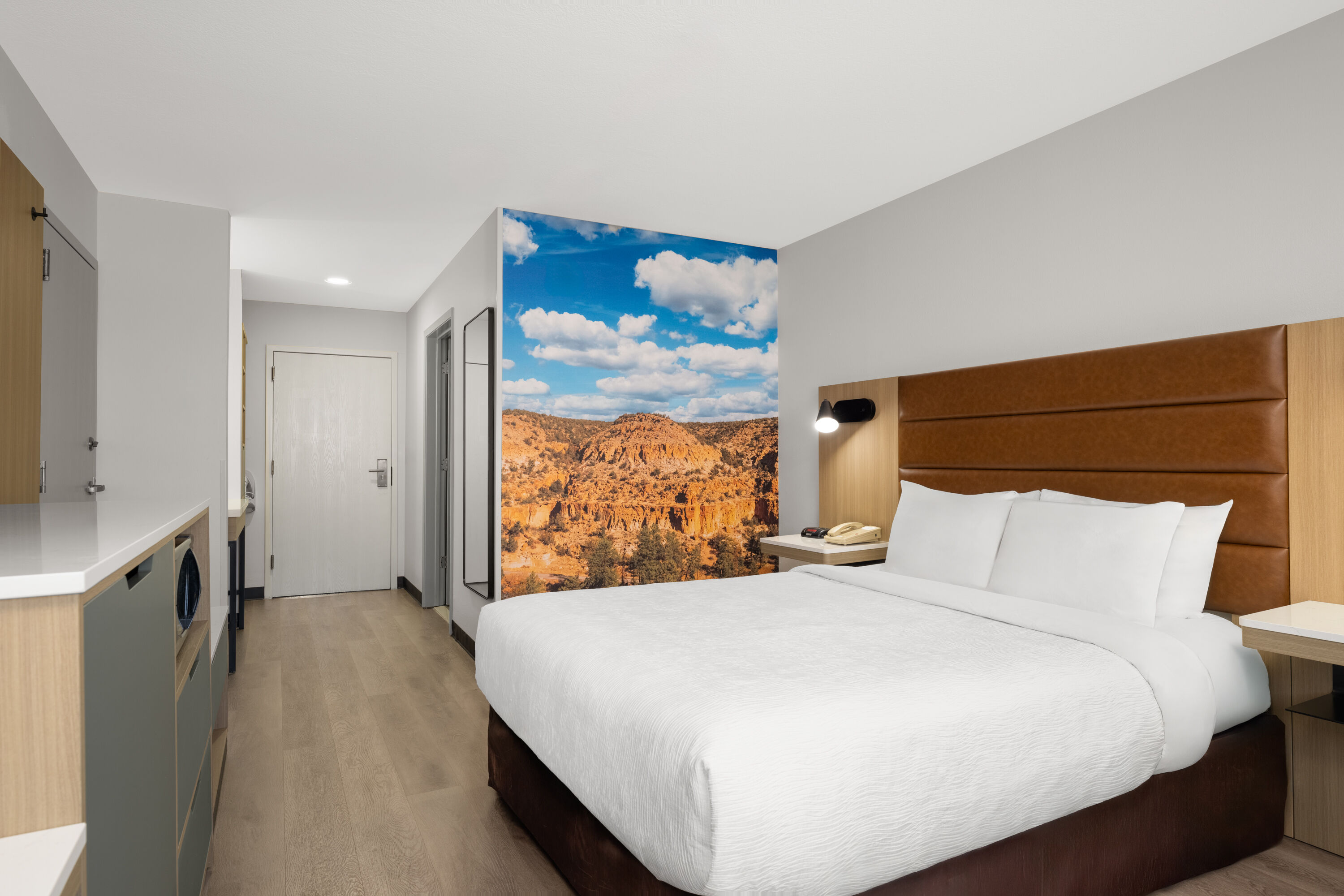Guest room at the Wingate by Wyndham Los Alamos in Los Alamos, New Mexico