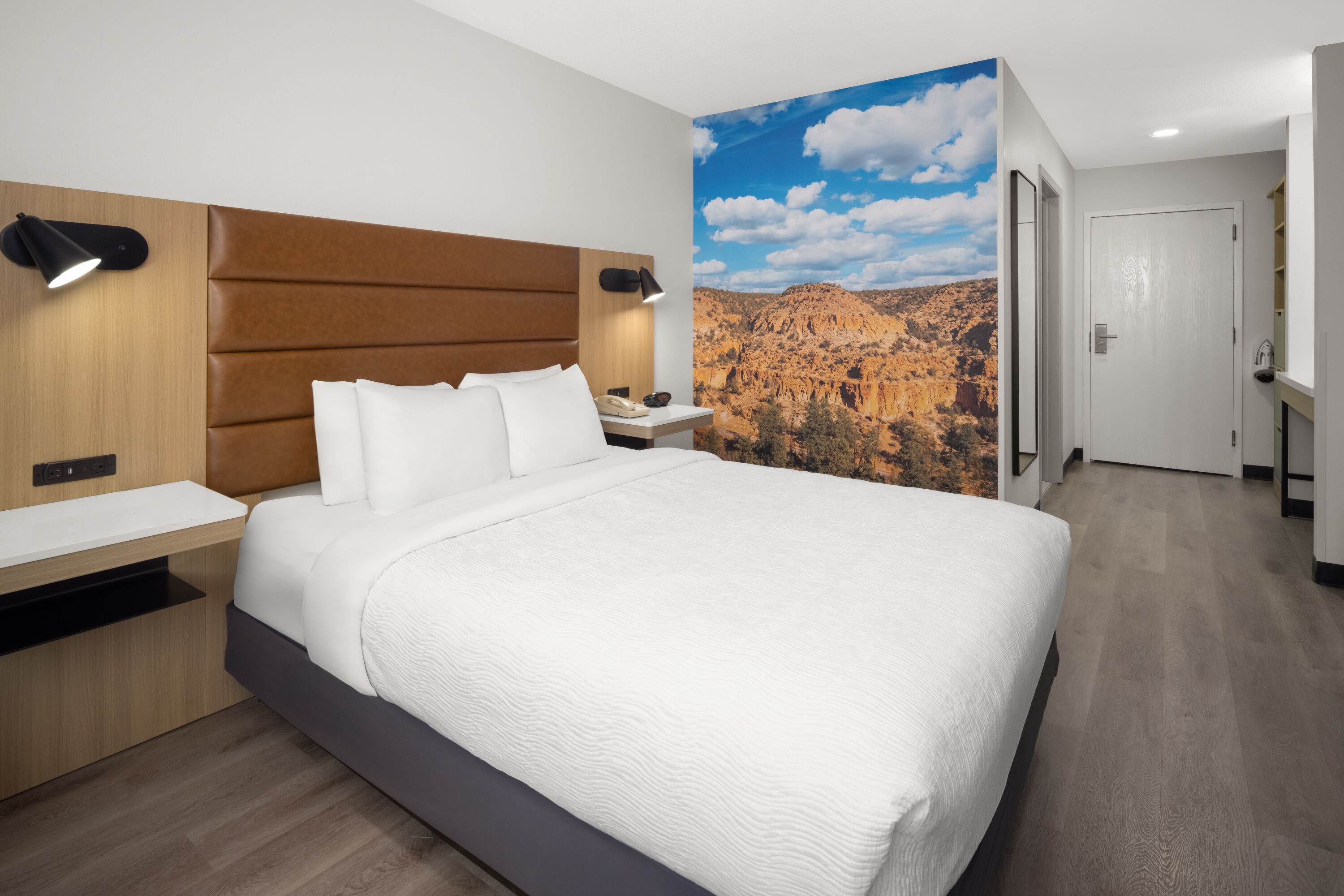 Guest room at the Wingate by Wyndham Los Alamos in Los Alamos, New Mexico
