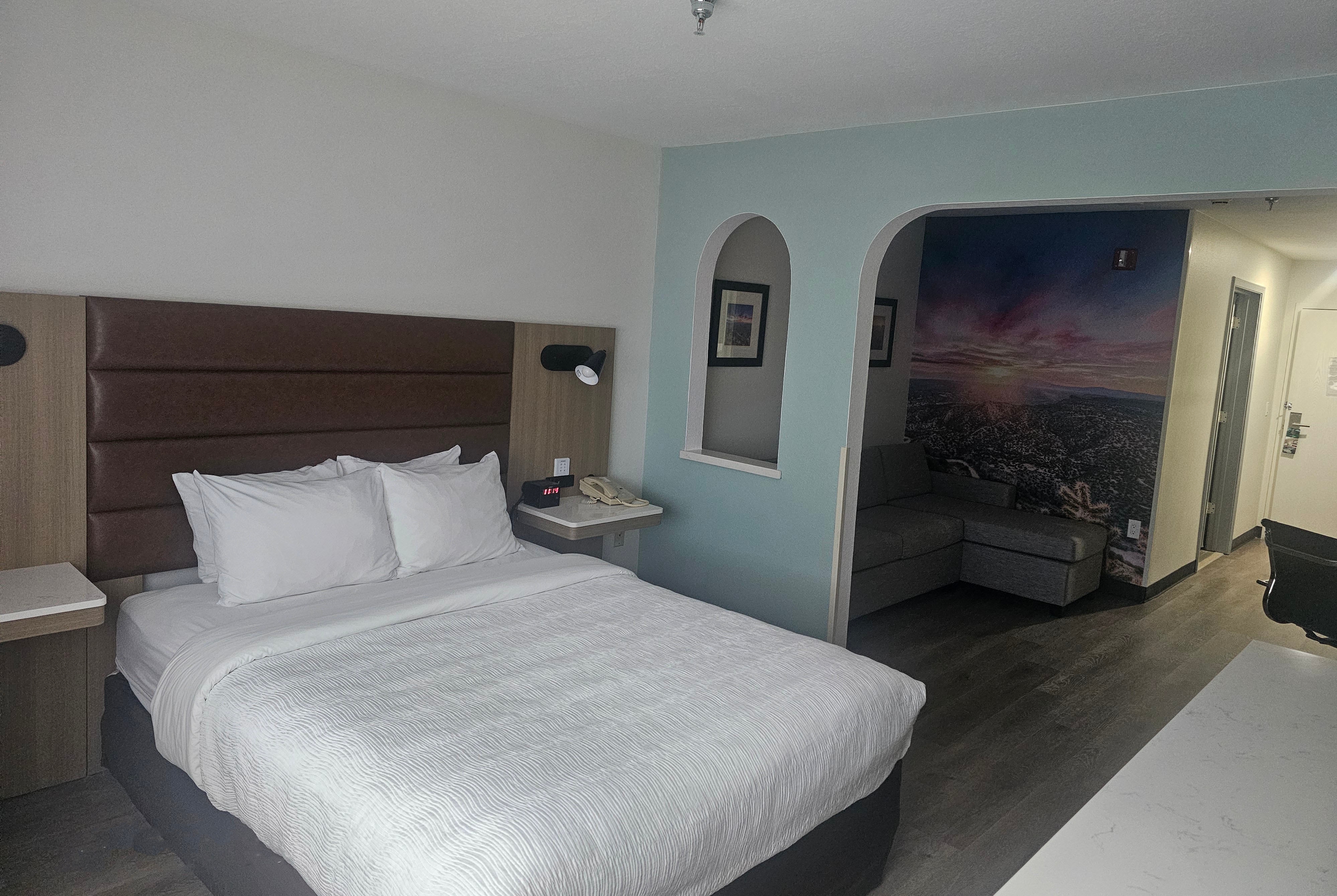 Guest room at the Wingate by Wyndham Los Alamos in Los Alamos, New Mexico