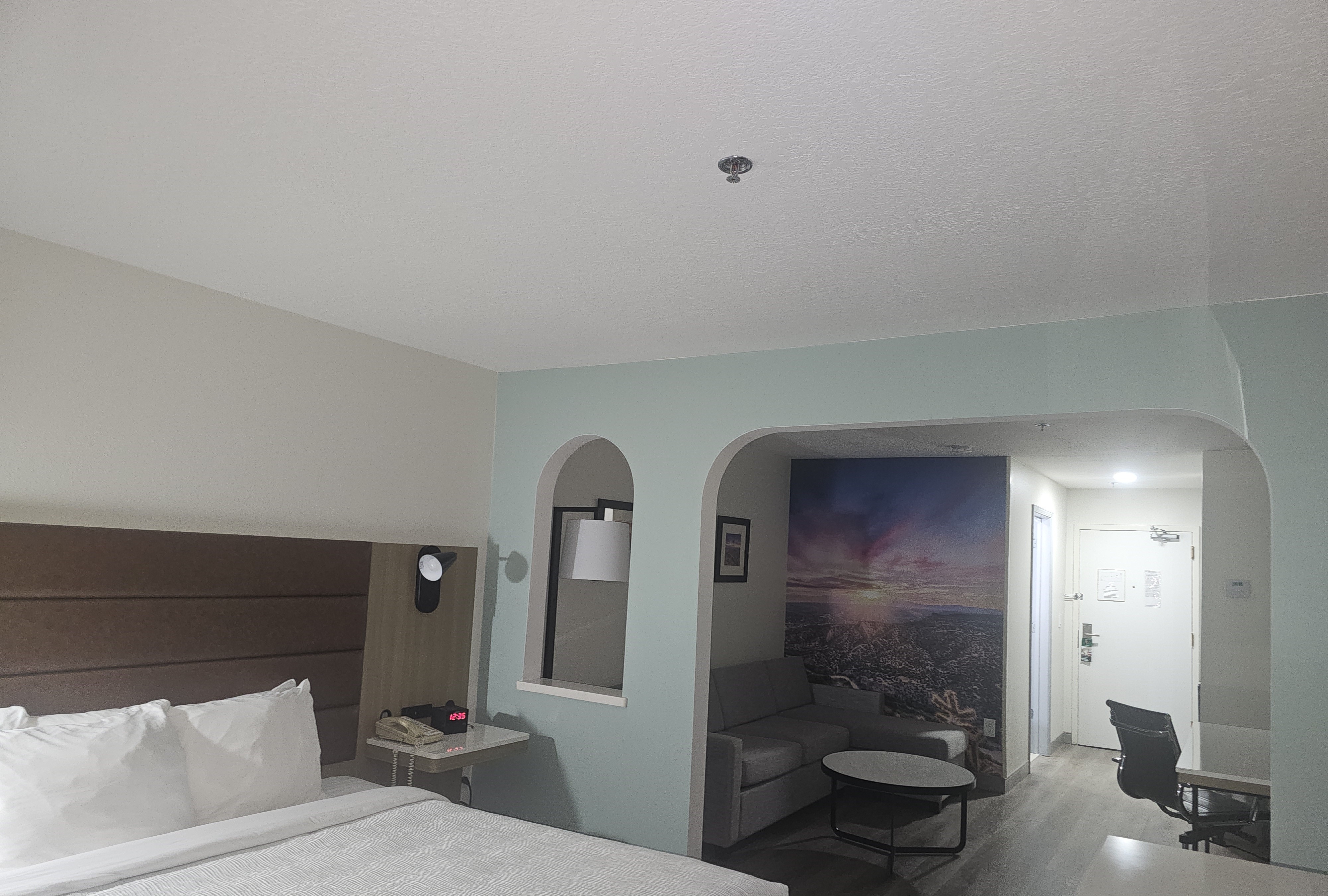 Guest room at the Wingate by Wyndham Los Alamos in Los Alamos, New Mexico