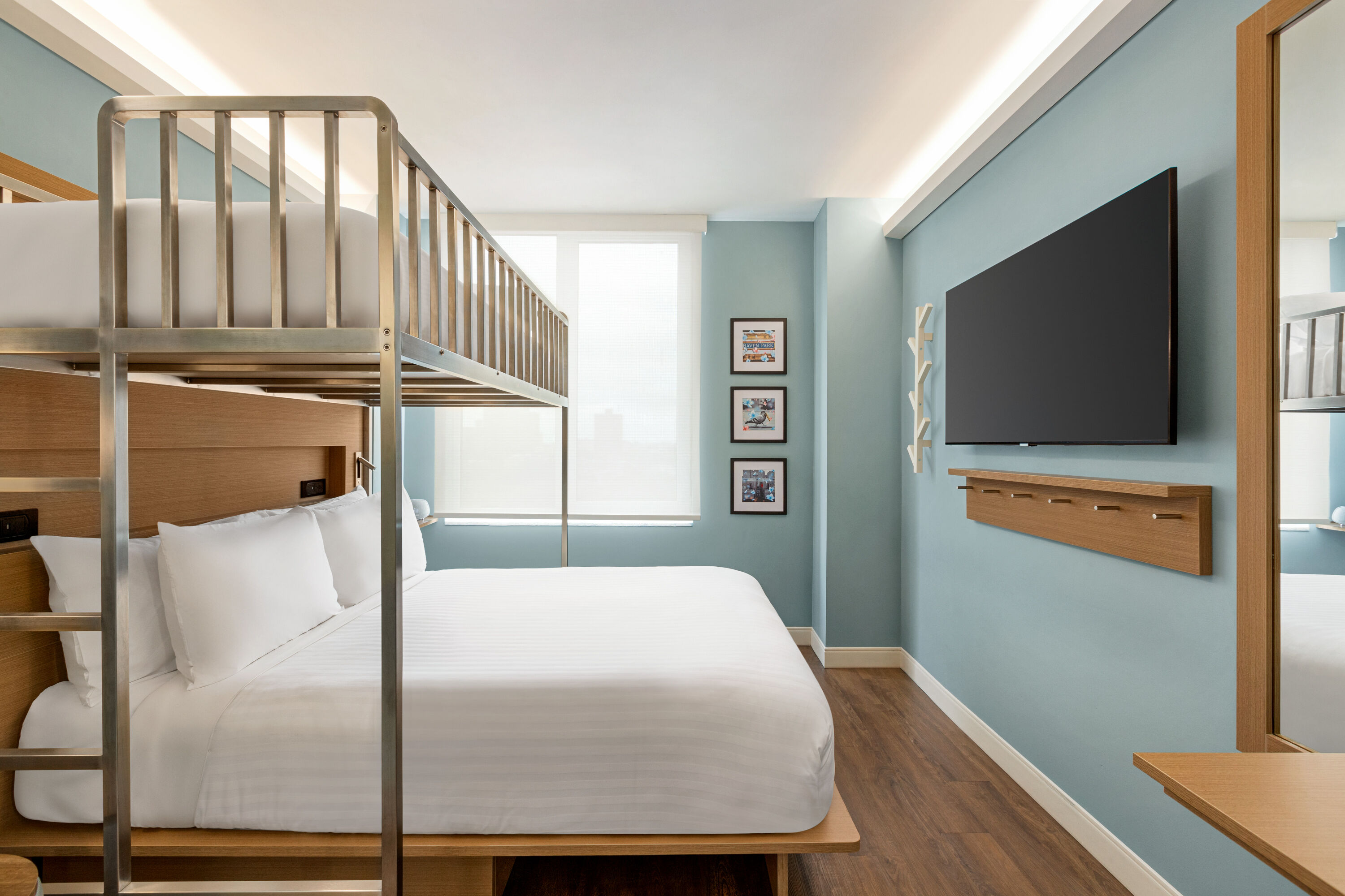 Guest room at the Wingate by Wyndham Bronx/Haven Park in Bronx, New York