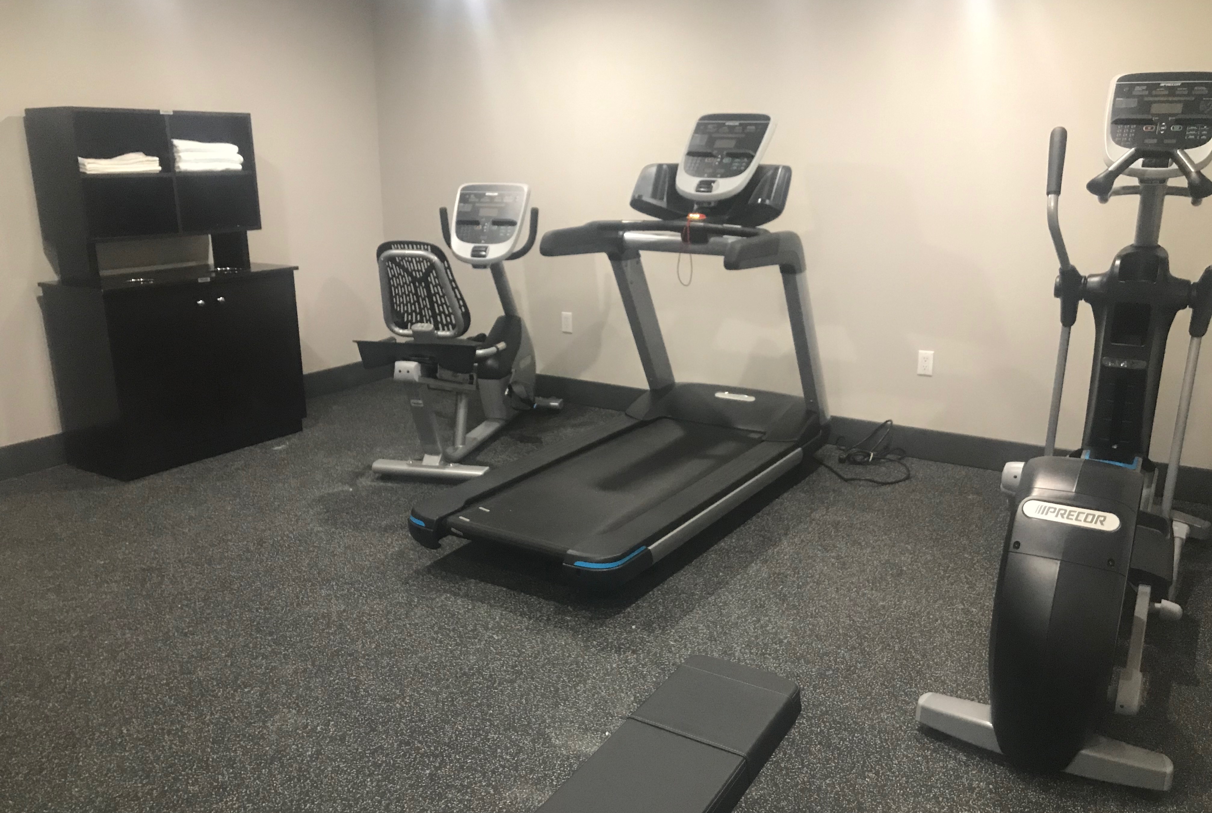 Fitness room at Wingate by Wyndham JFK Airport / Far Rockaway in Far Rockaway, New York