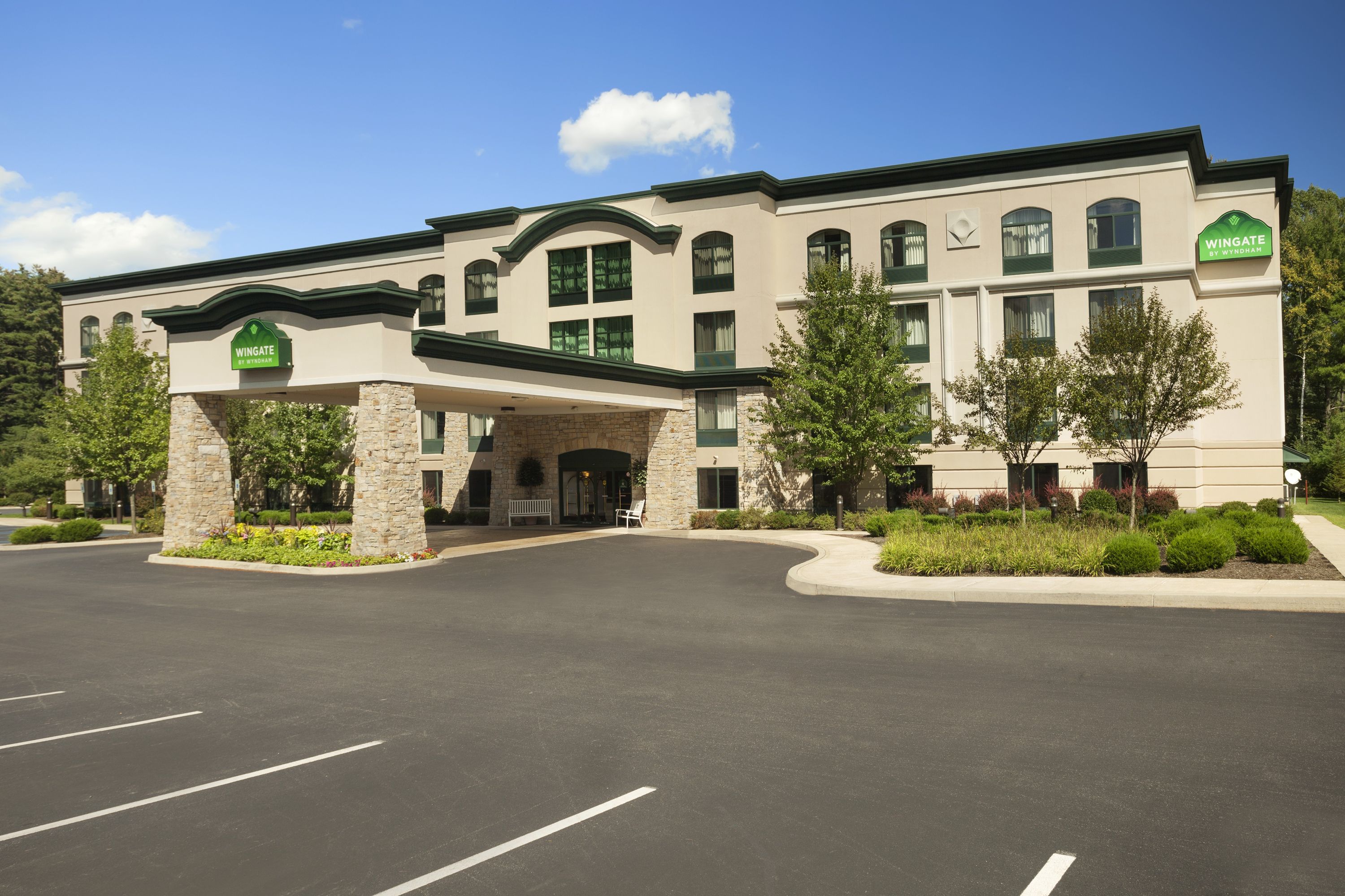 Wingate By Wyndham Lake George Lake George Ny Hotels