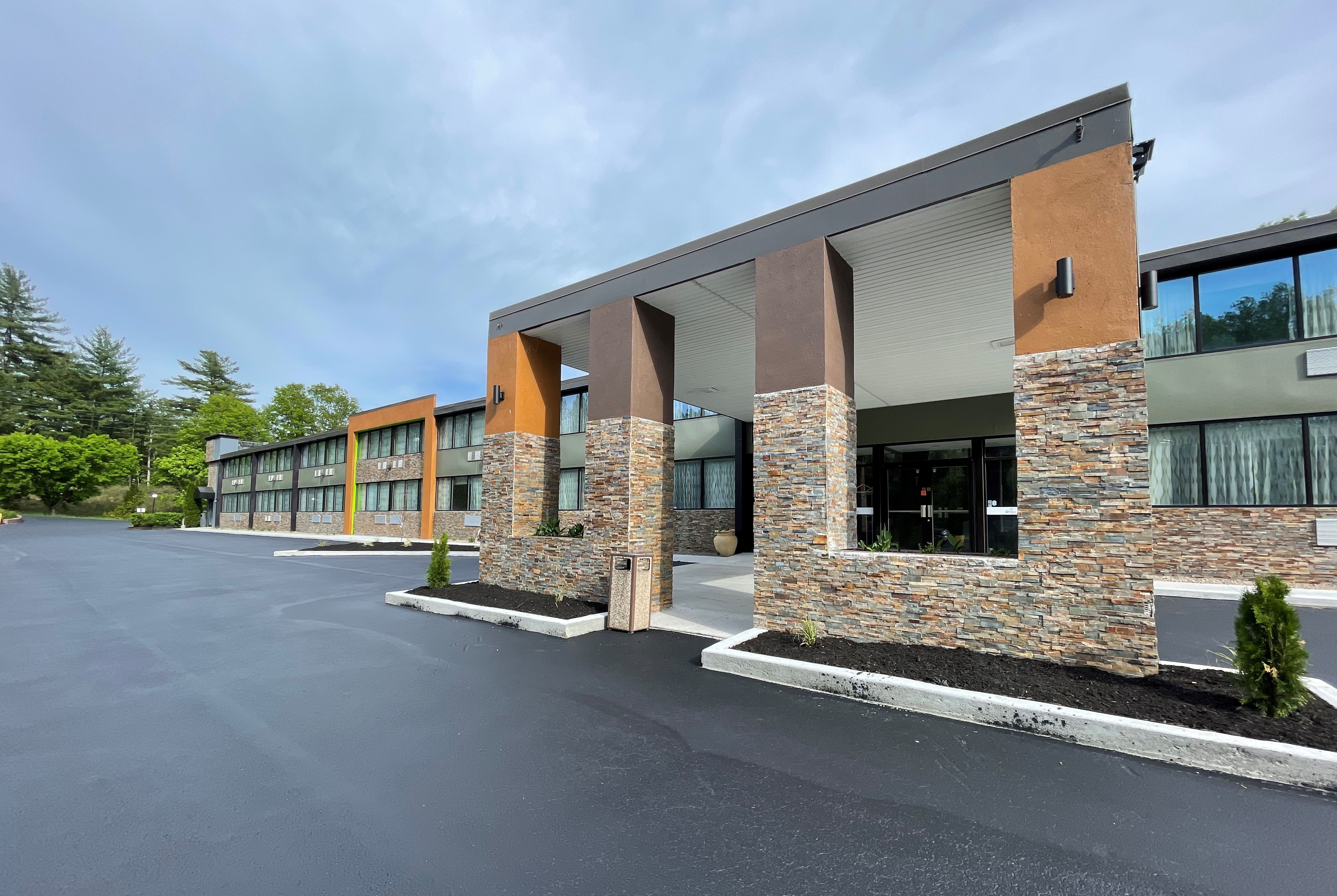 Exterior of Wingate by Wyndham Lake George hotel in Lake George, New York