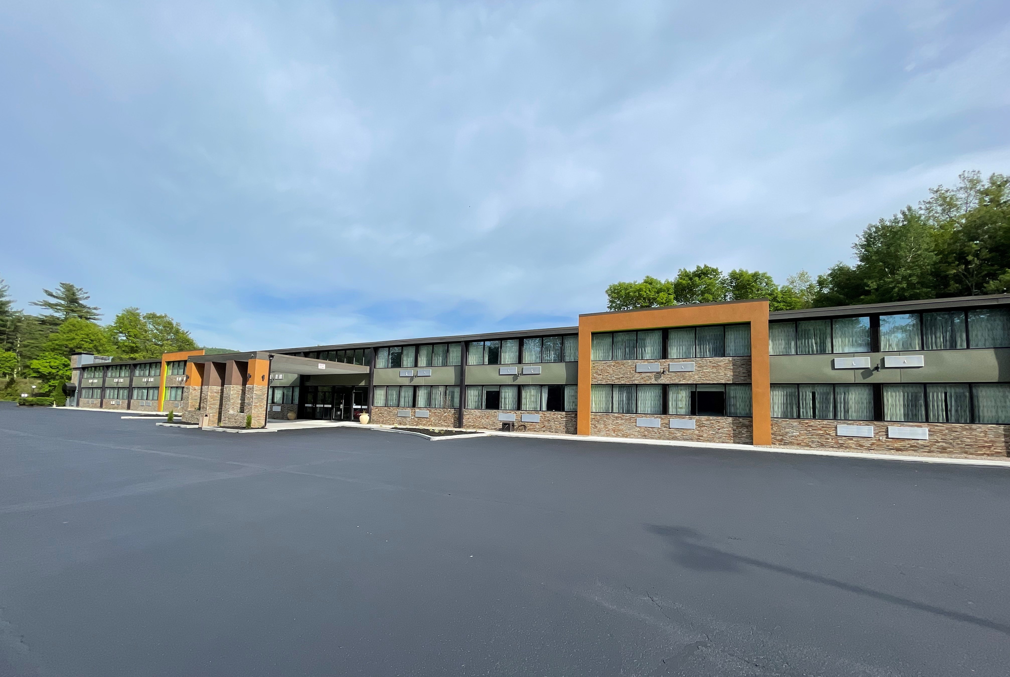 Exterior of Wingate by Wyndham Lake George hotel in Lake George, New York