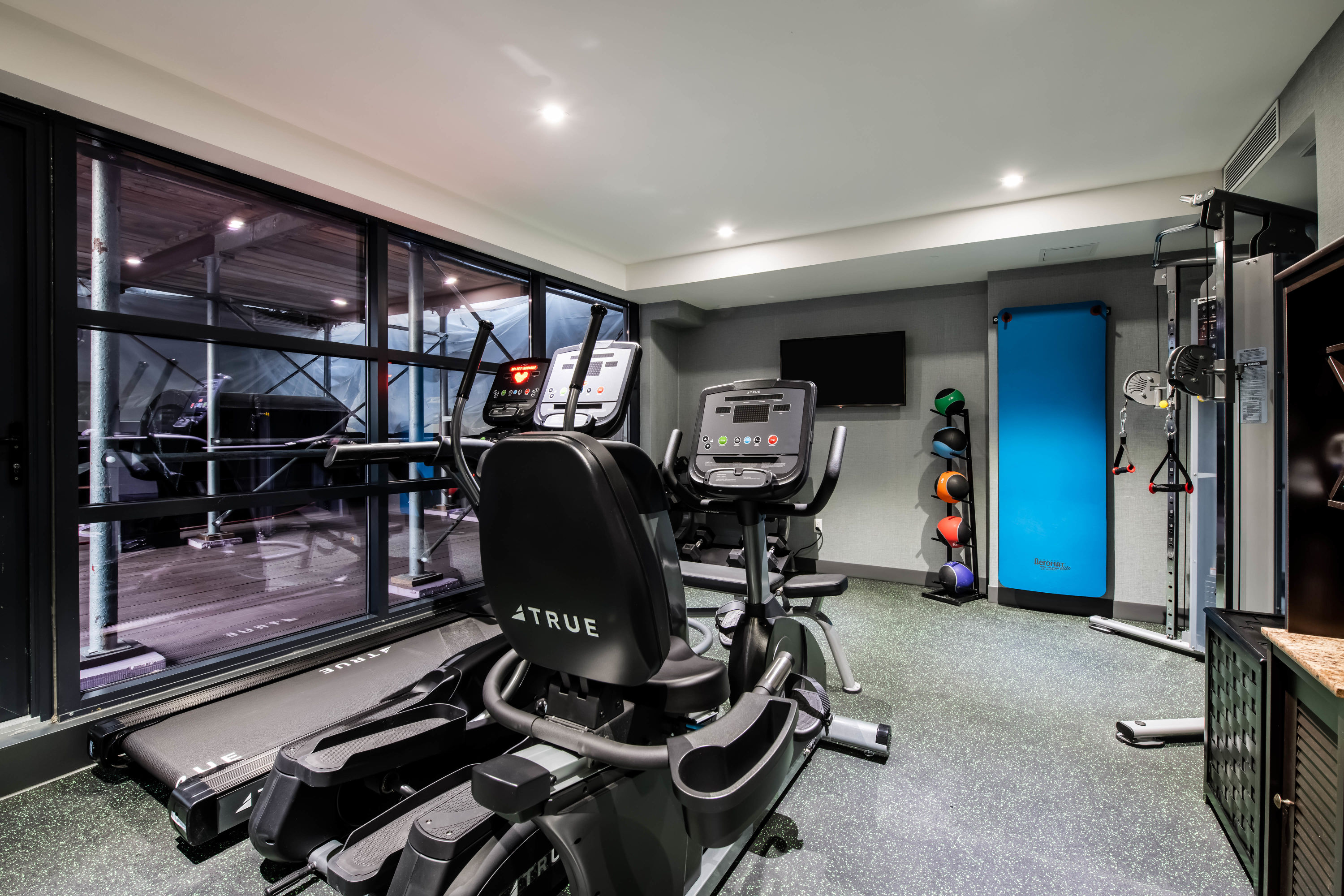 Fitness room at Wingate by Wyndham Long Island City in Long Island City, New York