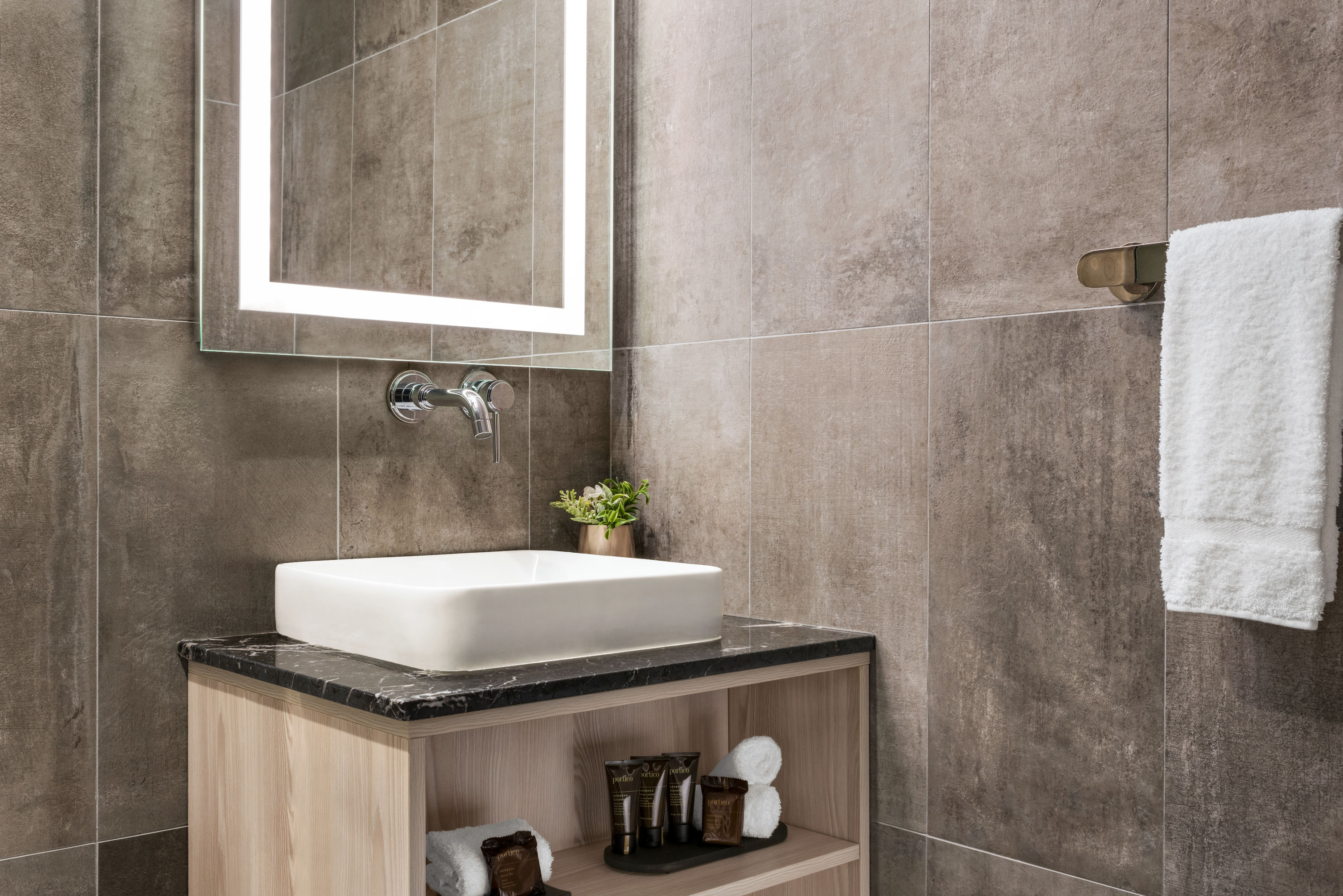 Guest room bath at the Wingate by Wyndham New York Midtown South/5th Ave in New York City, New York