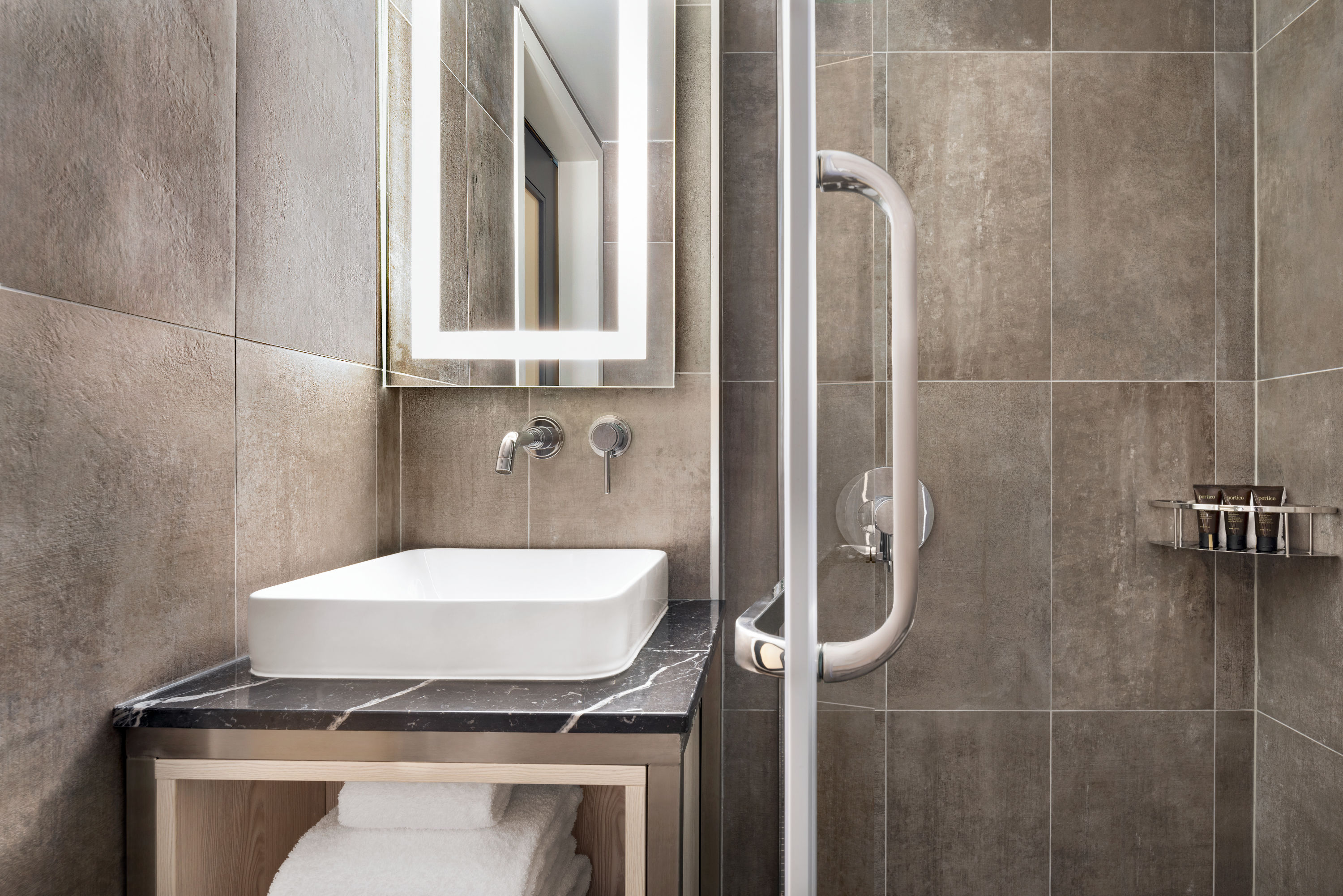 Guest room at the Wingate by Wyndham New York Midtown South/5th Ave in New York City, New York