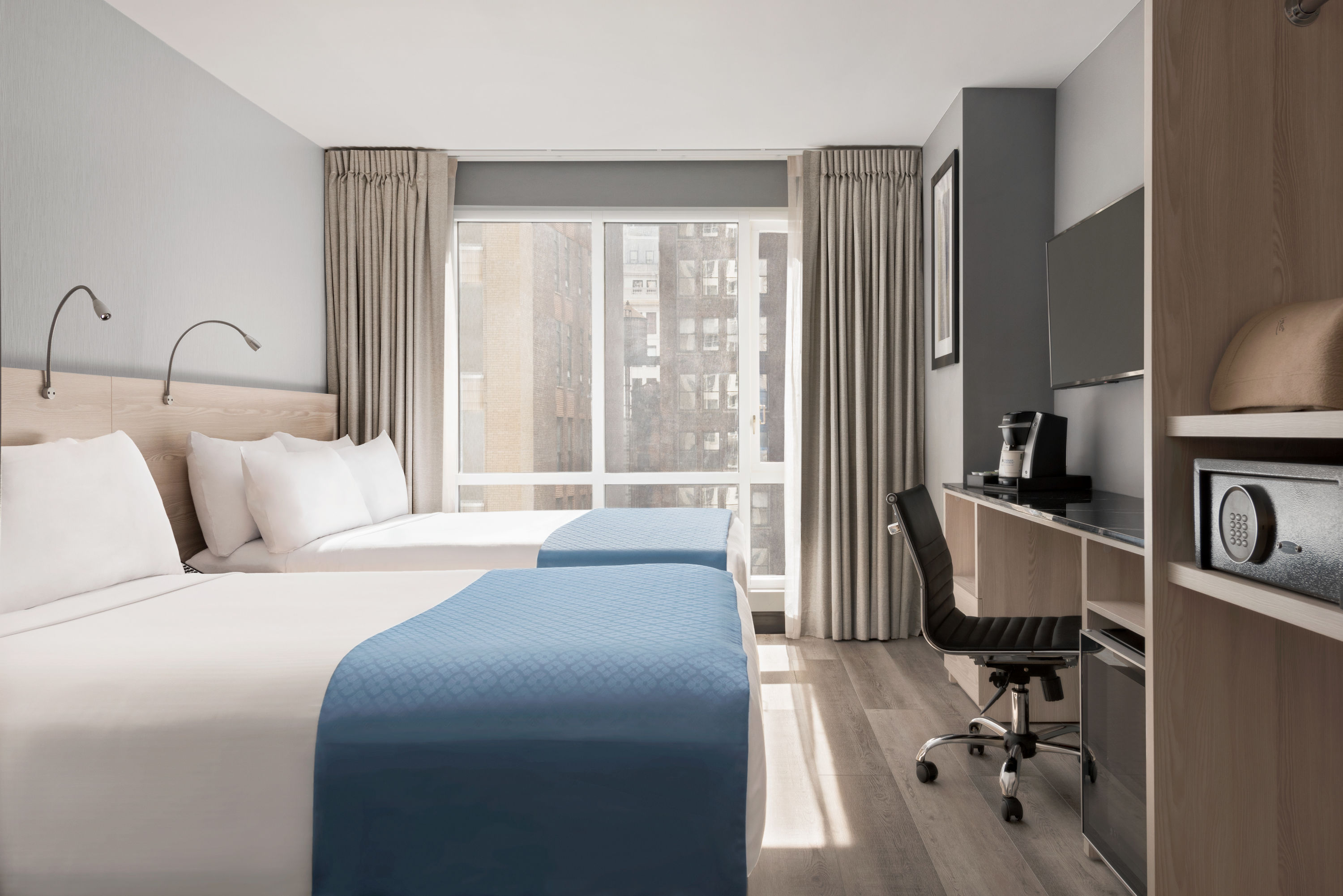 Guest room at the Wingate by Wyndham New York Midtown South/5th Ave in New York City, New York