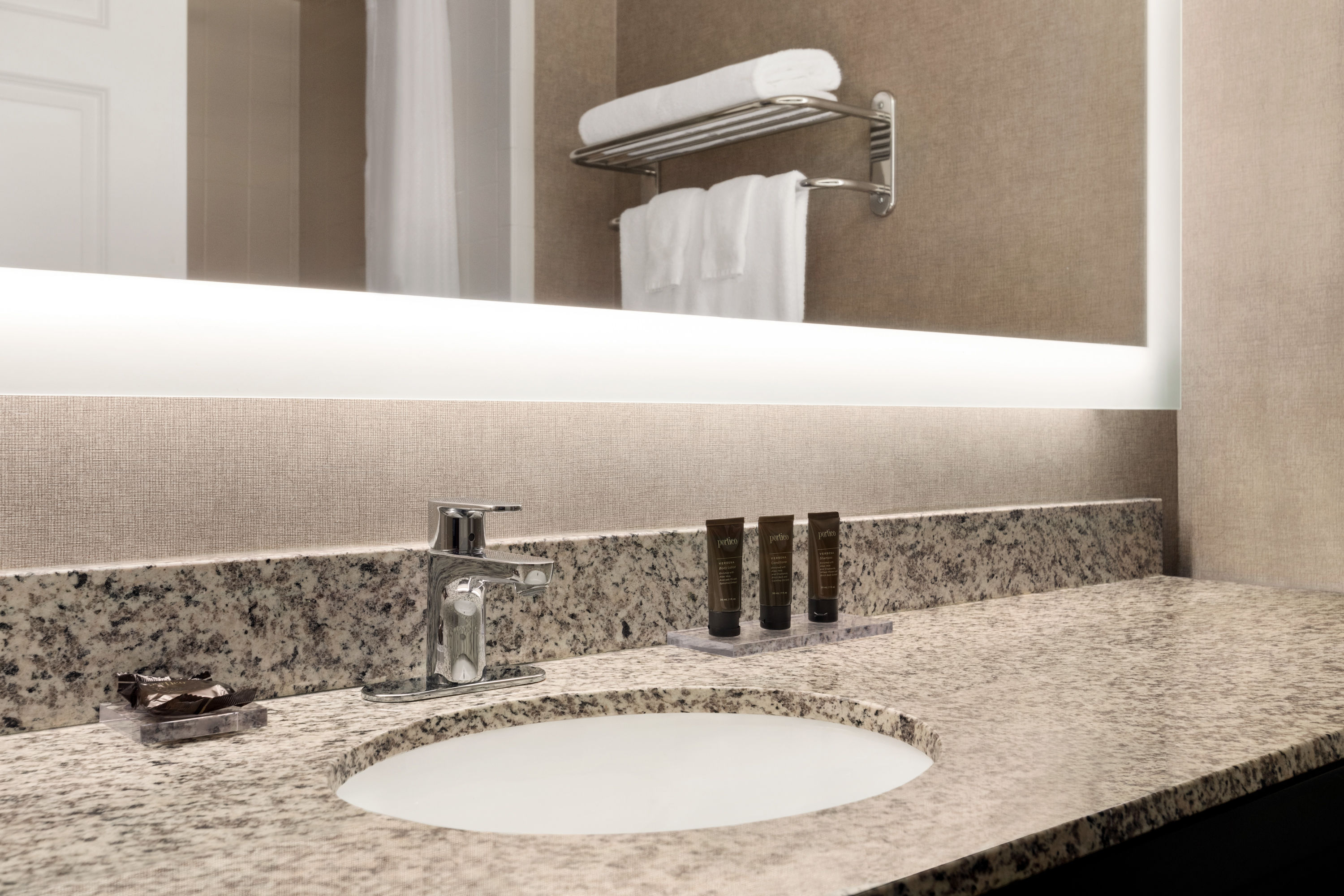 Wingate by Wyndham Cincinnati/Blue Ash suite in Cincinnati, Ohio