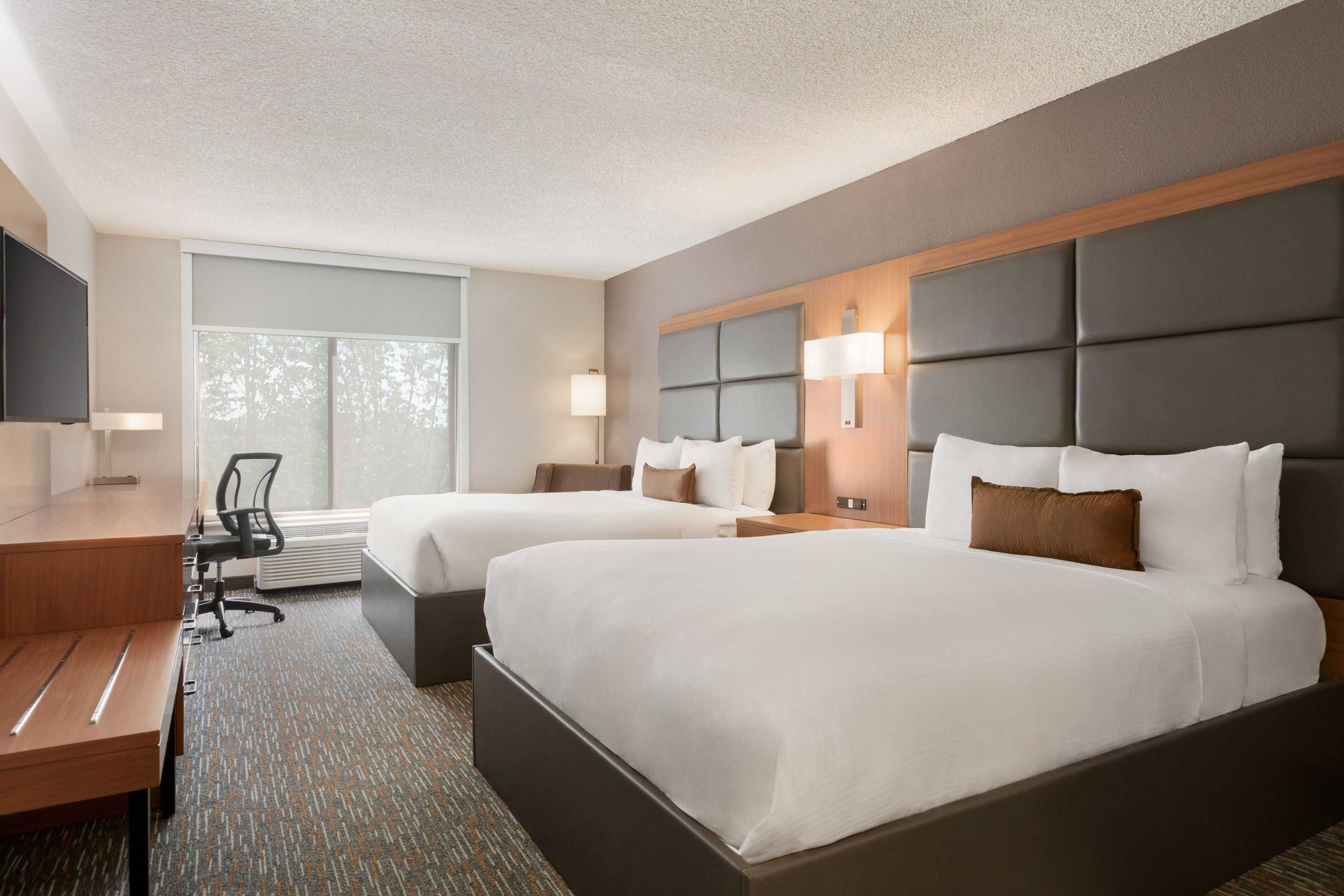 Guest room at the Wingate by Wyndham Cincinnati/Blue Ash in Cincinnati, Ohio