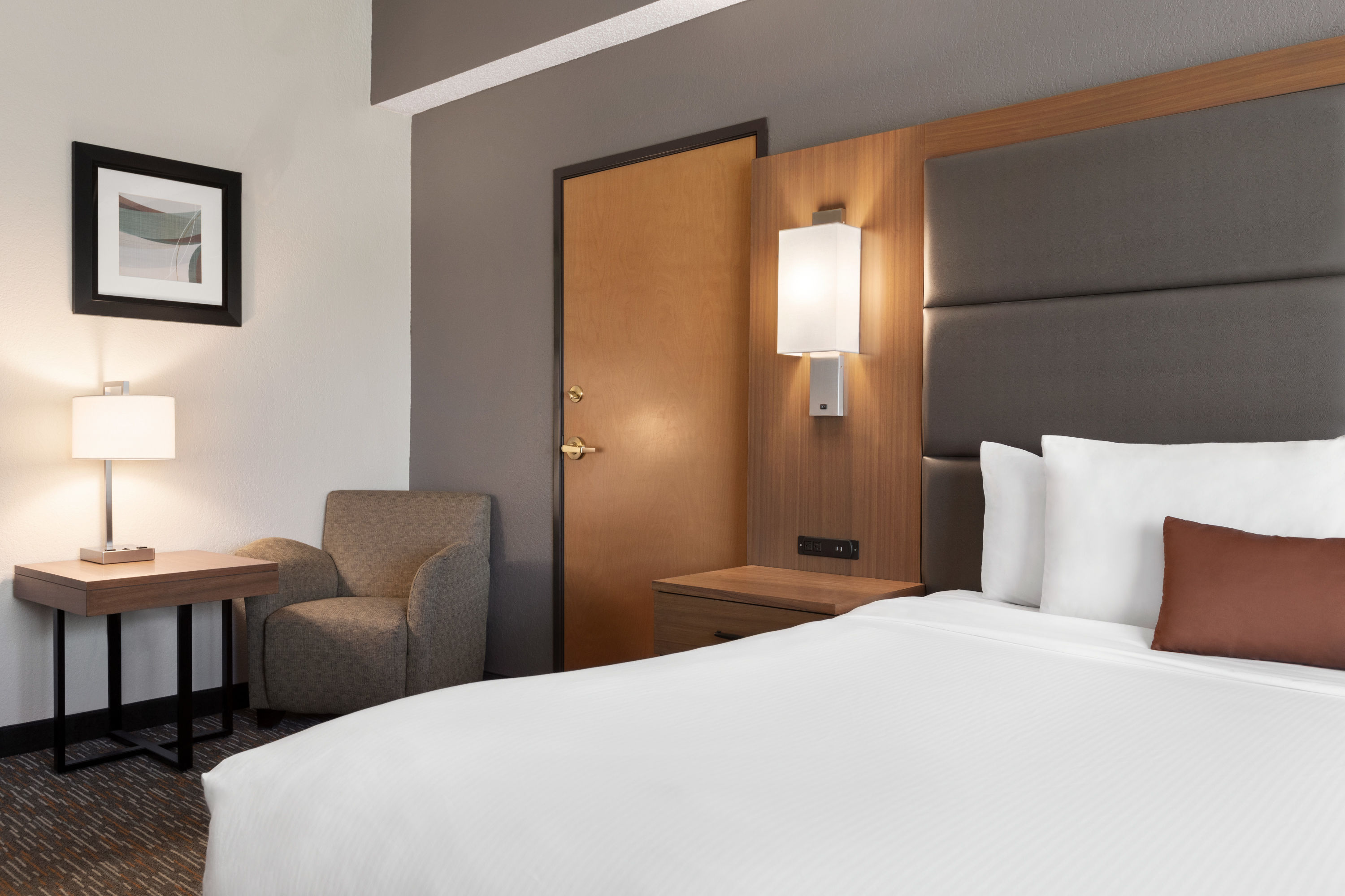 Guest room at the Wingate by Wyndham Cincinnati/Blue Ash in Cincinnati, Ohio