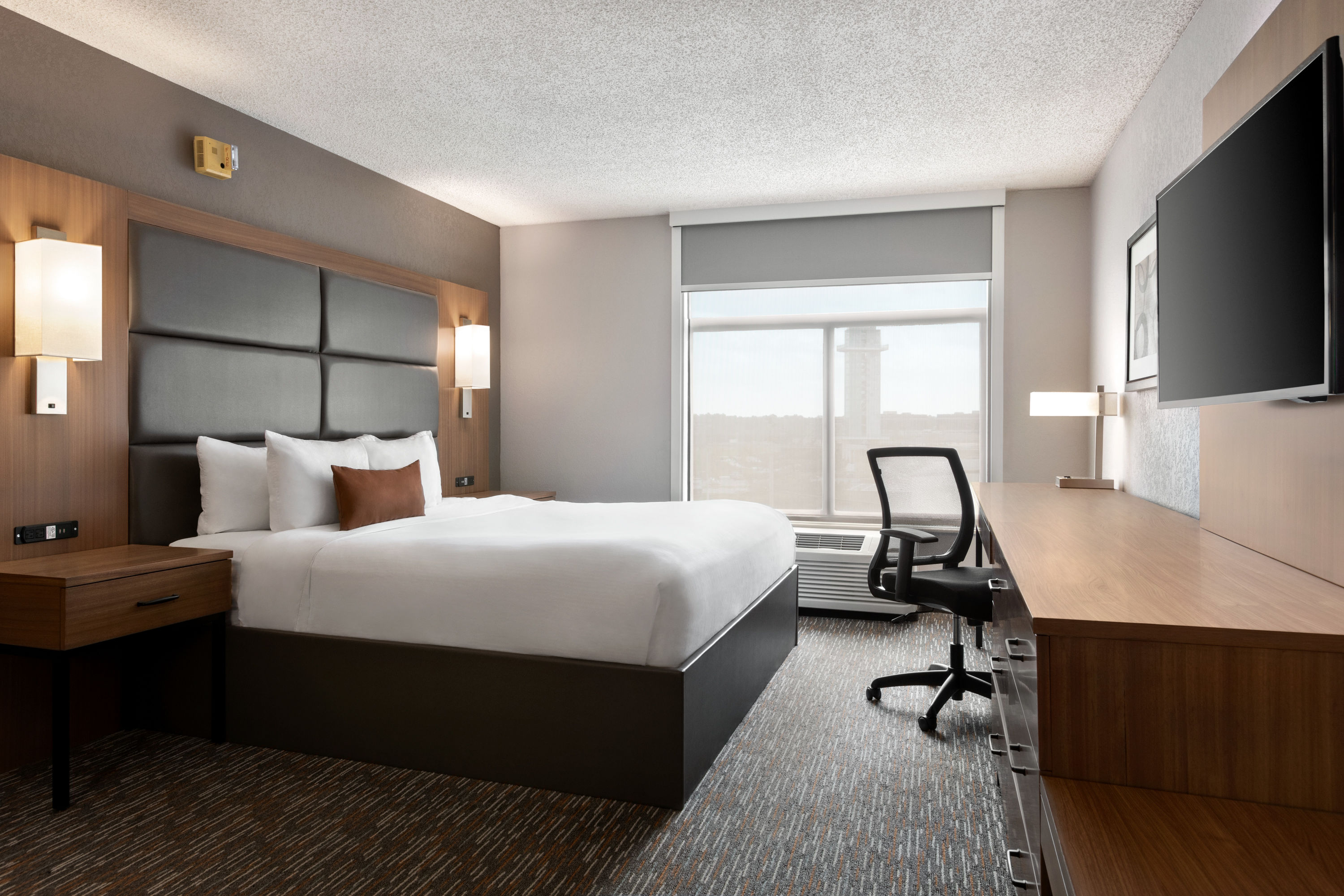 Guest room at the Wingate by Wyndham Cincinnati/Blue Ash in Cincinnati, Ohio