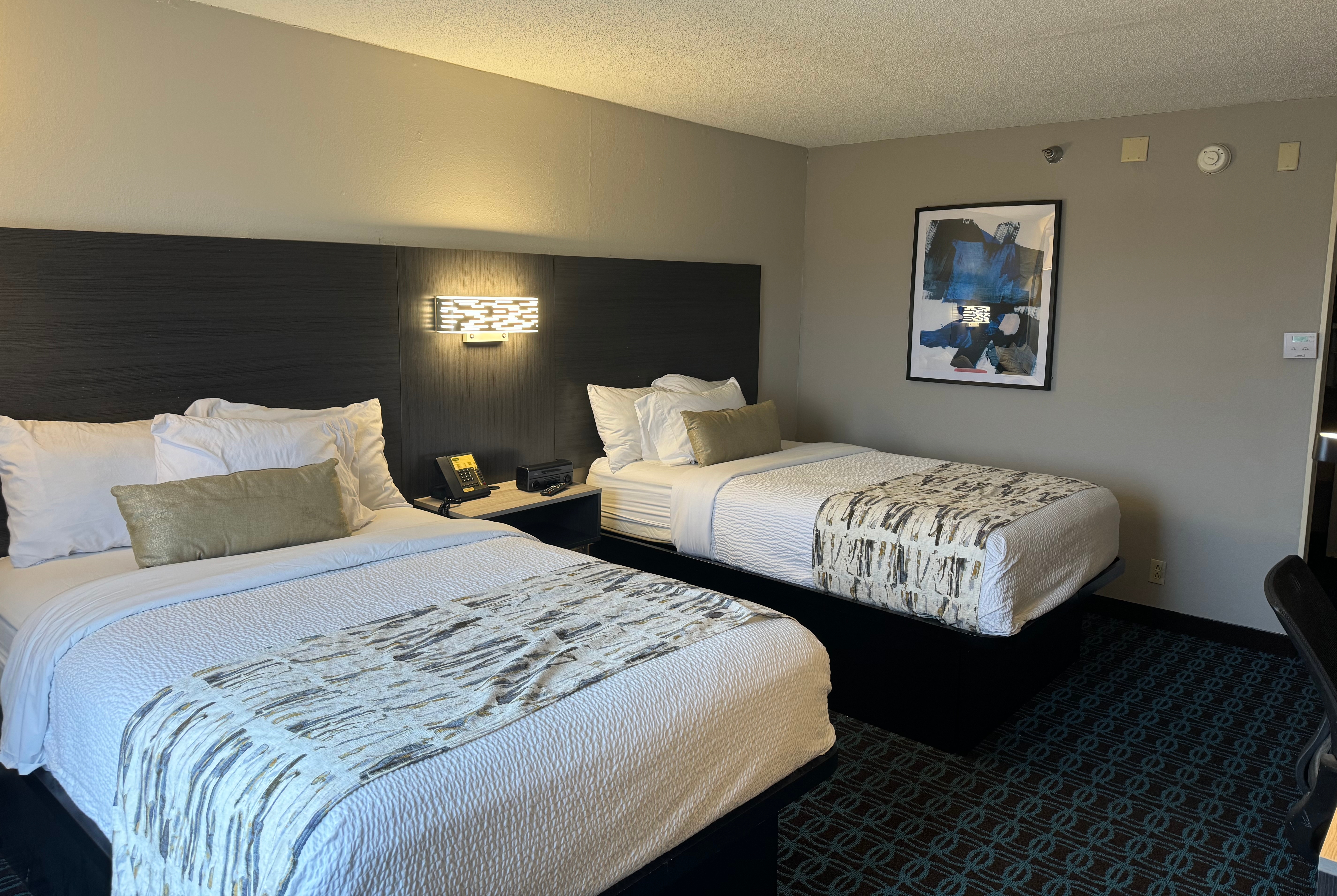 Guest room at the Wingate by Wyndham Dayton North in Dayton, Ohio