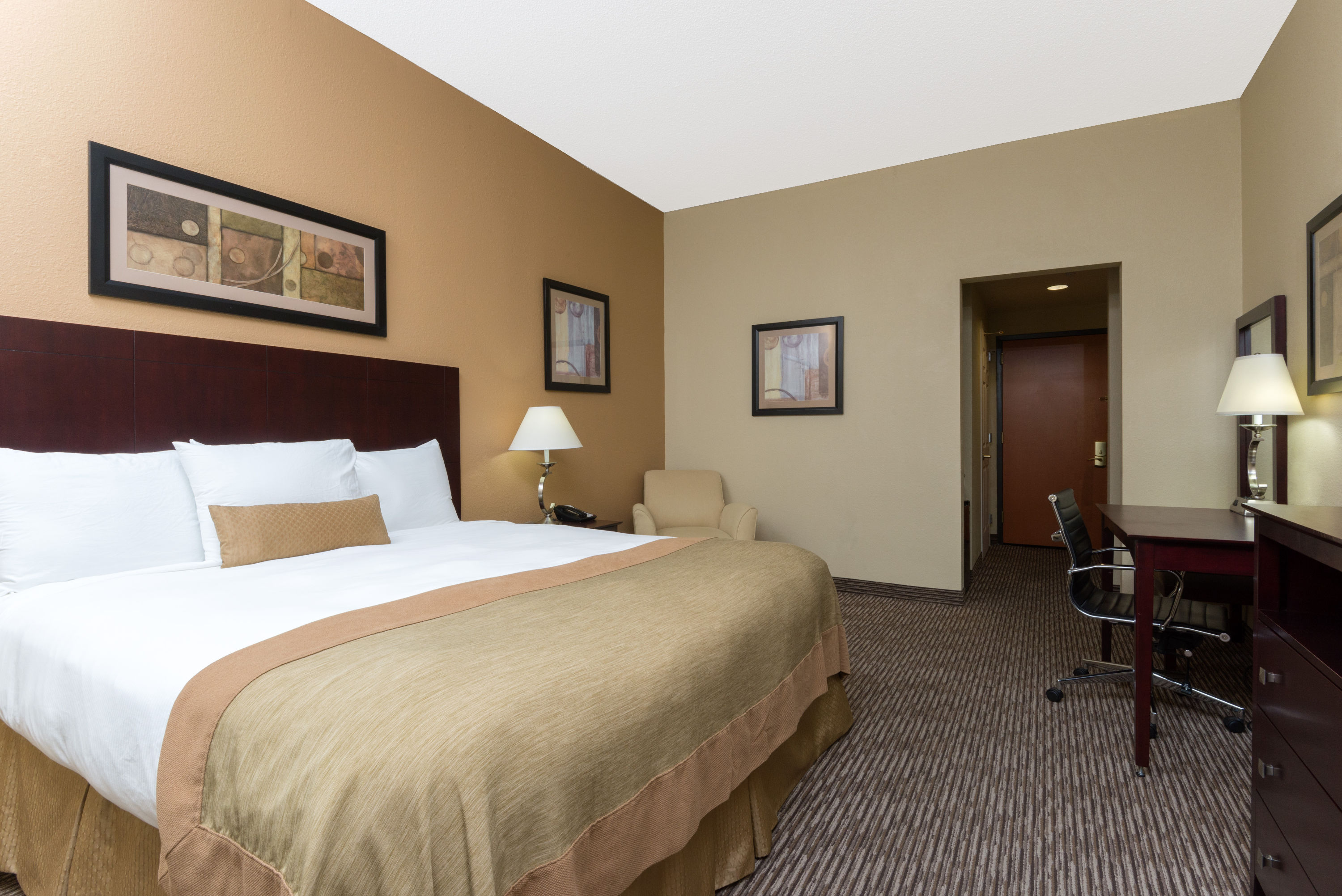 Guest room at the Wingate by Wyndham Dayton - Fairborn in Fairborn, Ohio