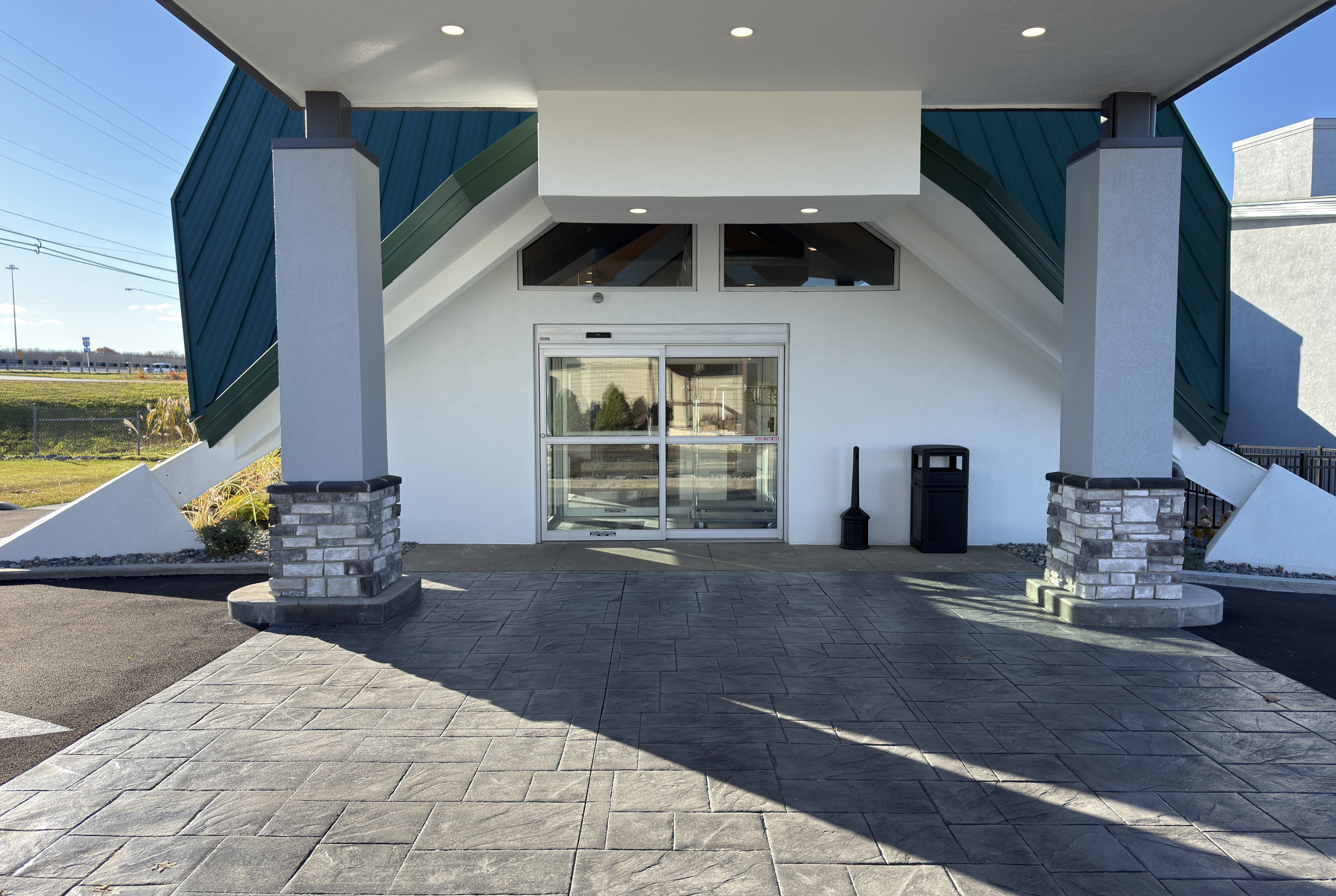 Exterior of Wingate by Wyndham Geneva at SPIRE Academy hotel in Geneva, Ohio