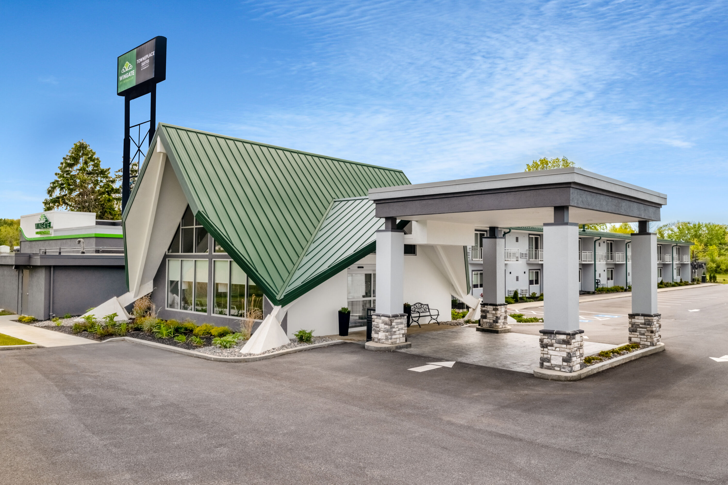 Exterior Day Image of Wingate by Wyndham Geneva at SPIRE Academy hotel in Geneva, Ohio