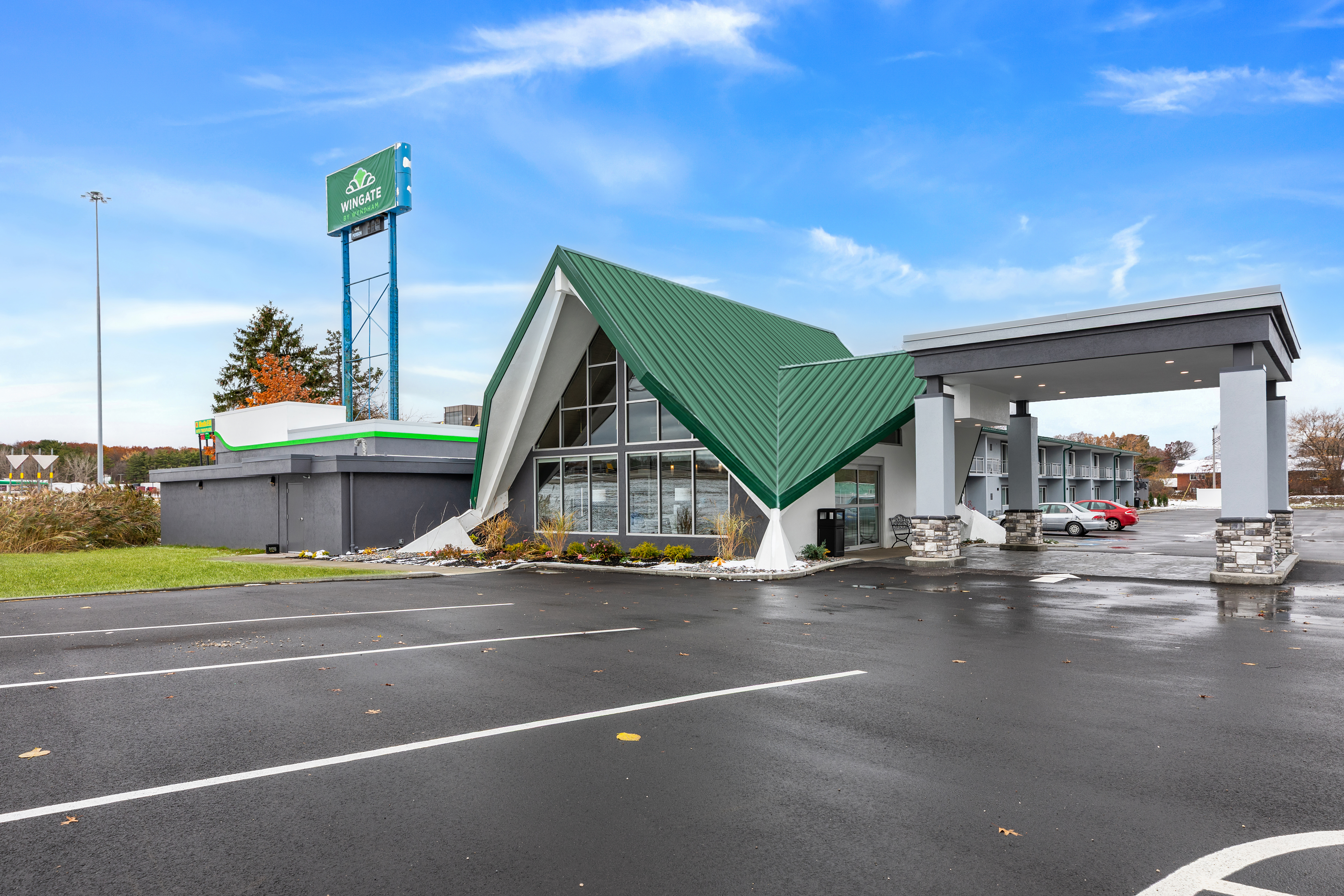 Exterior of Wingate by Wyndham Geneva at SPIRE Academy hotel in Geneva, Ohio