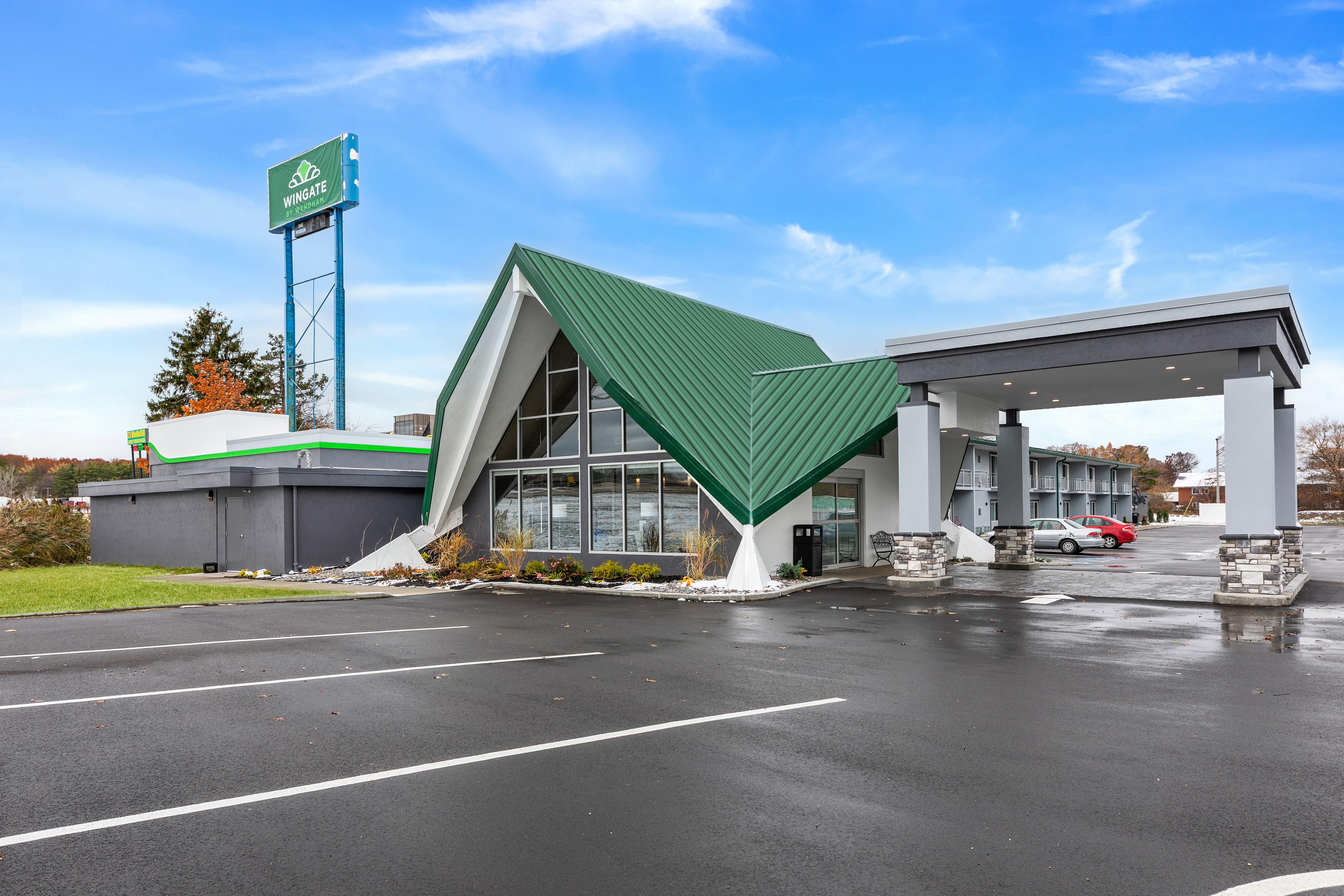 Exterior of Wingate by Wyndham Geneva at SPIRE Academy hotel in Geneva, Ohio