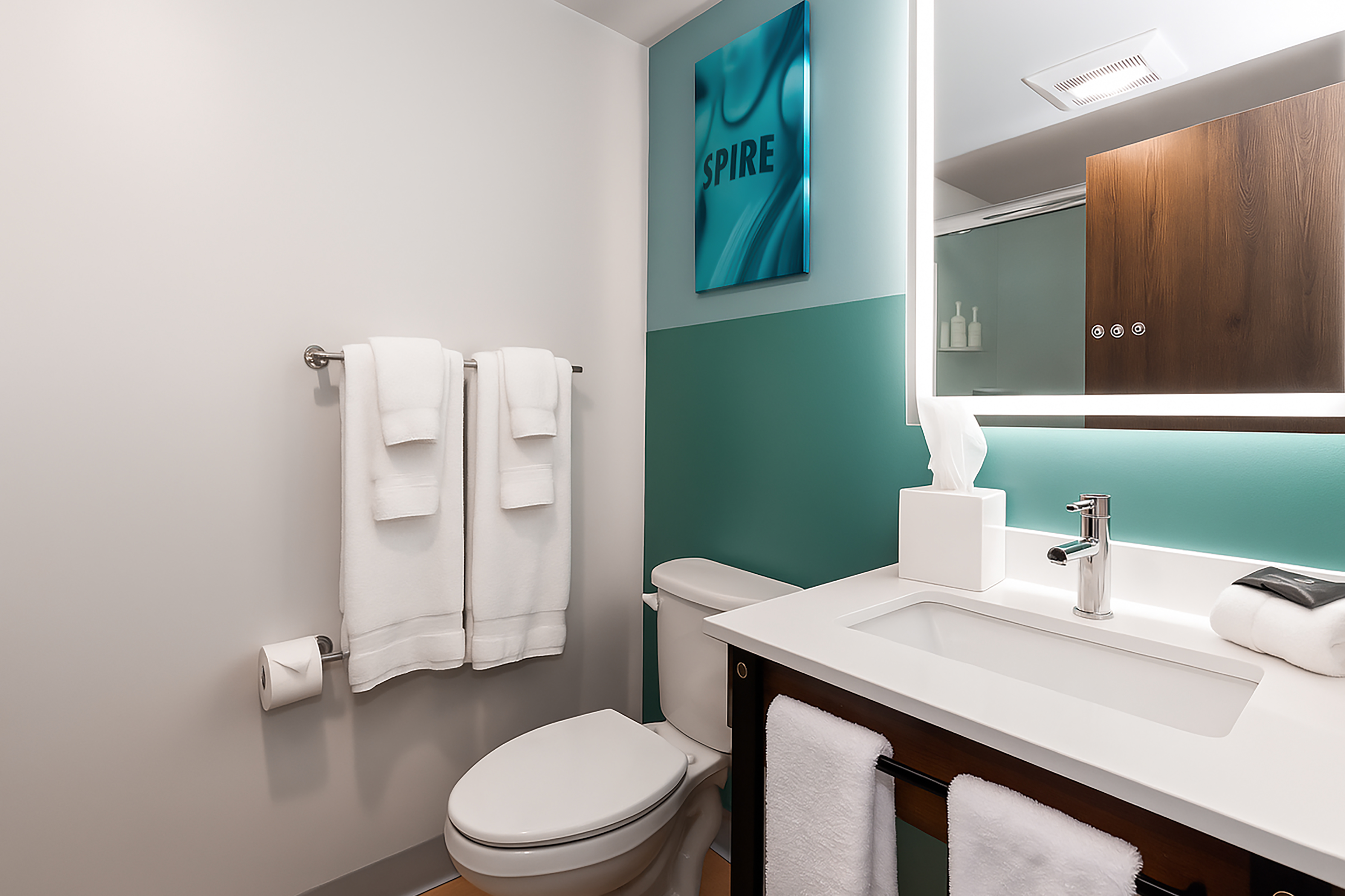 Guest room bath at the Wingate by Wyndham Geneva at SPIRE Academy in Geneva, Ohio