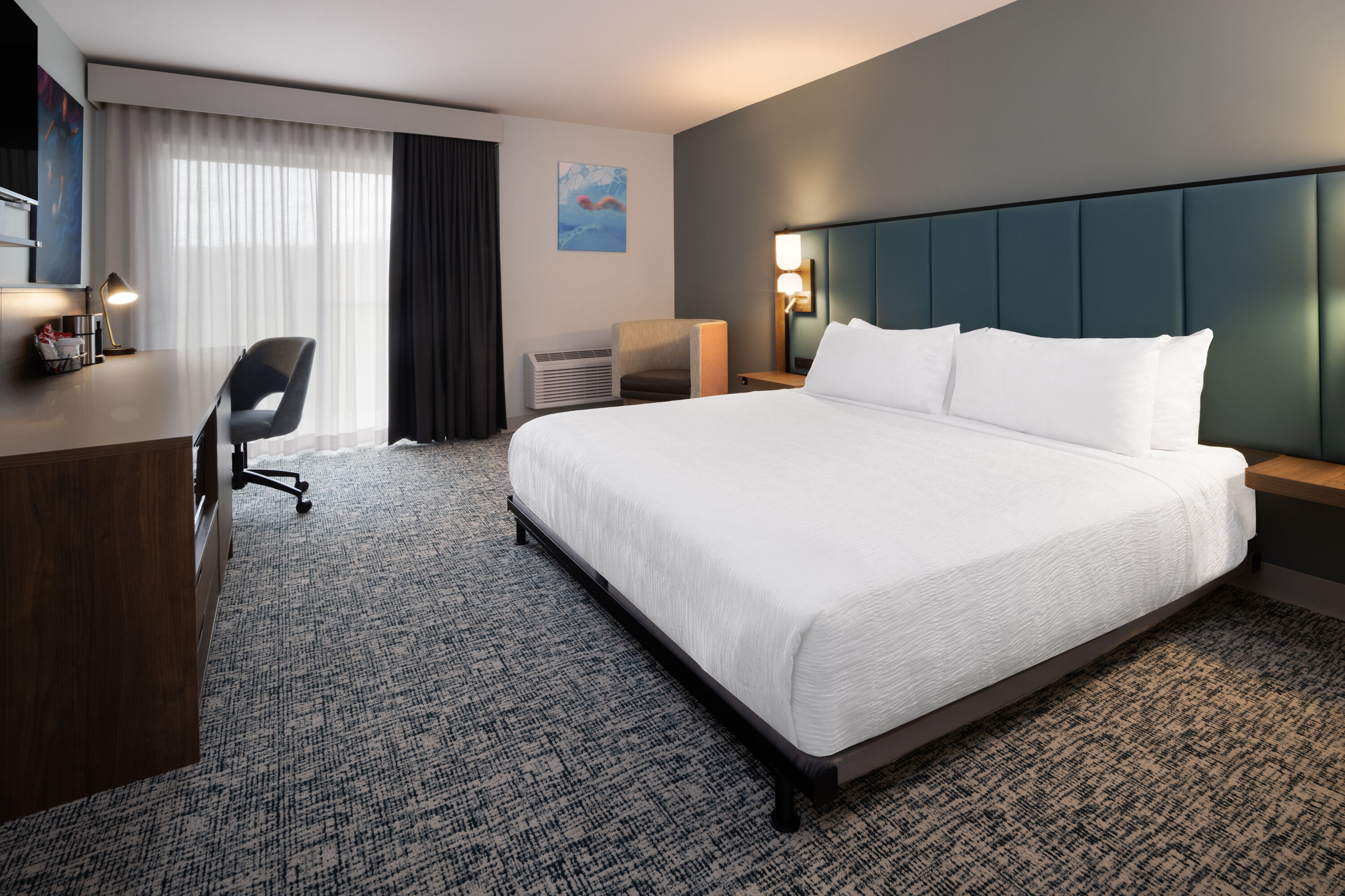 Guest room at the Wingate by Wyndham Geneva at SPIRE Academy in Geneva, Ohio