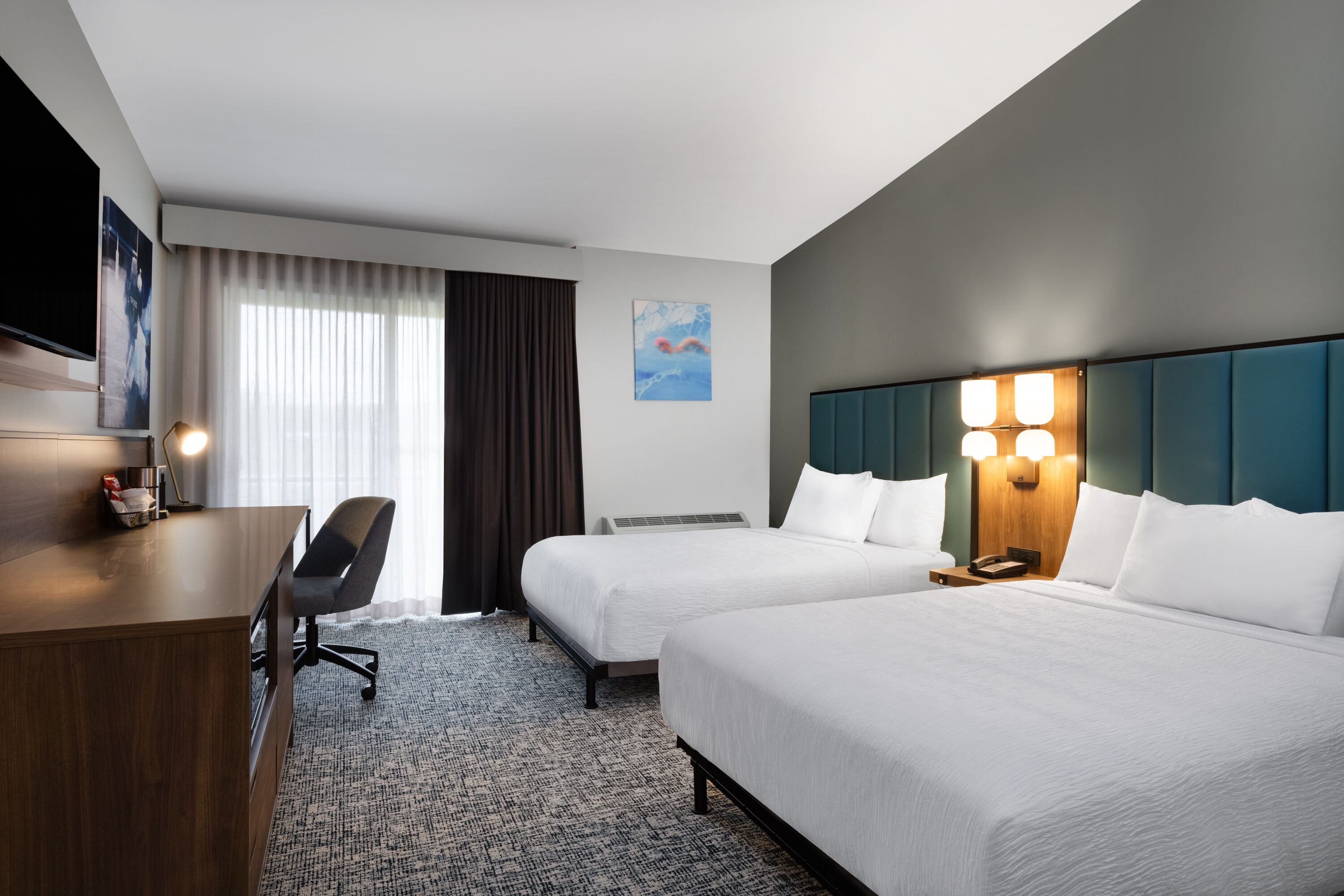 Guest room at the Wingate by Wyndham Geneva at SPIRE Academy in Geneva, Ohio