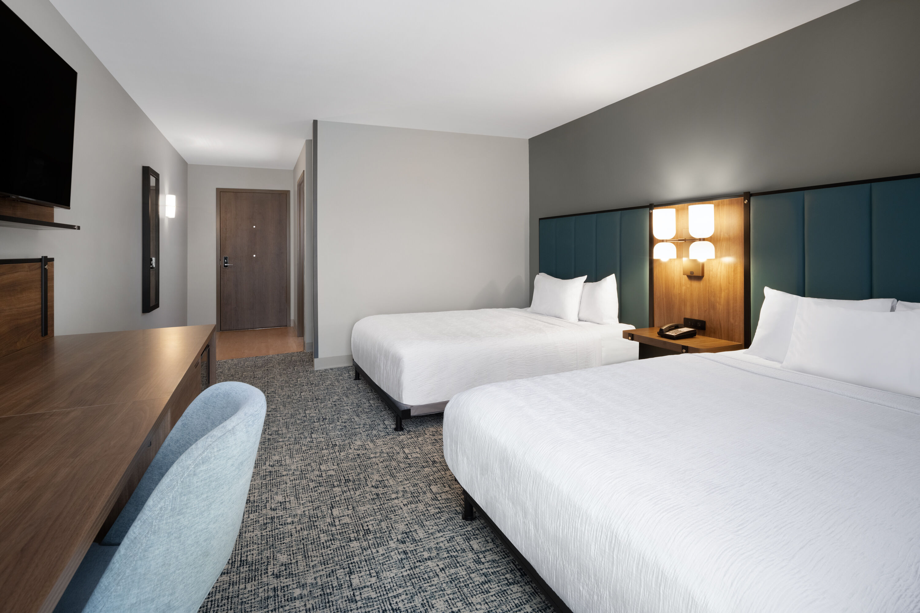 Guest room at the Wingate by Wyndham Geneva at SPIRE Academy in Geneva, Ohio