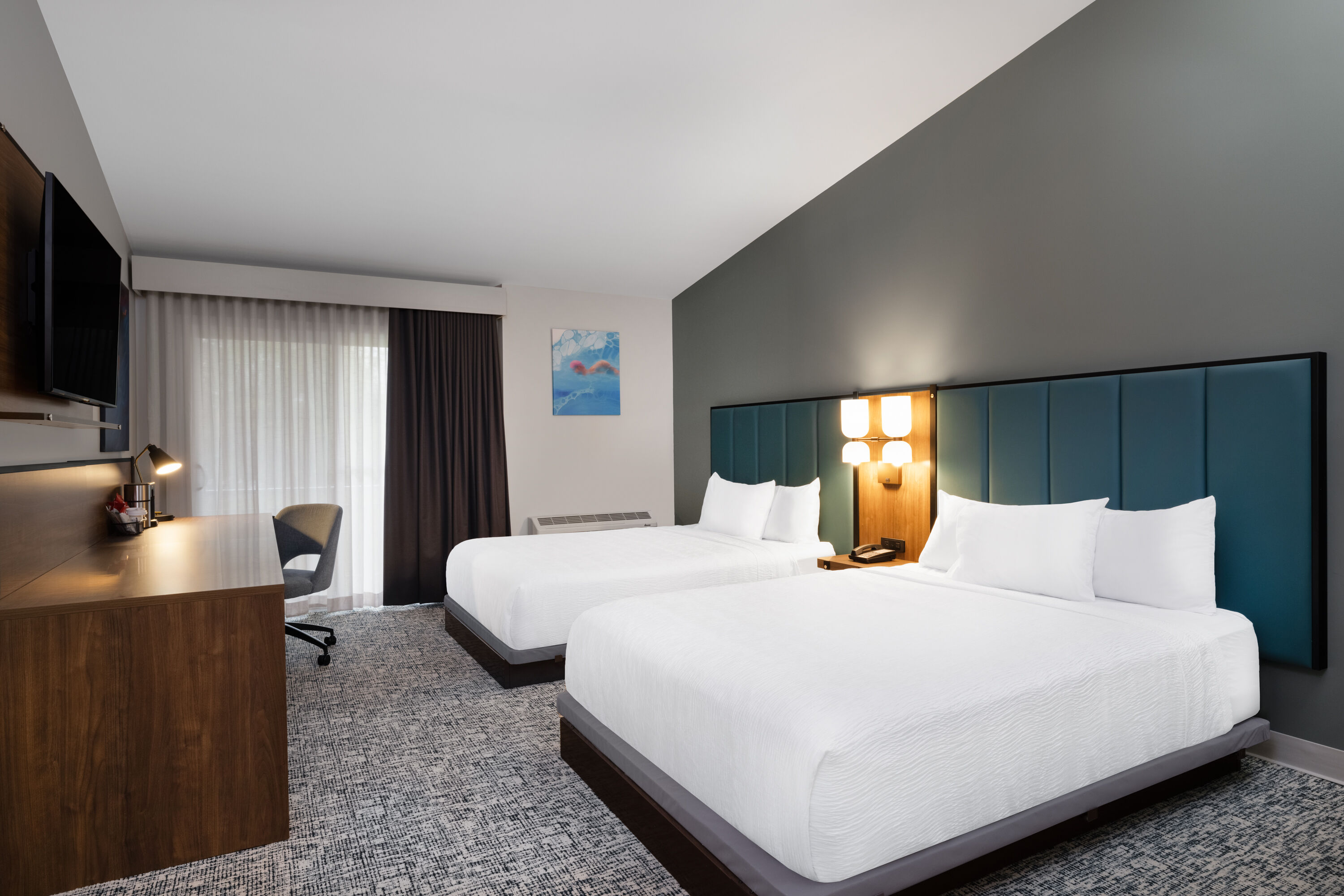 Guest room at the Wingate by Wyndham Geneva at SPIRE Academy in Geneva, Ohio