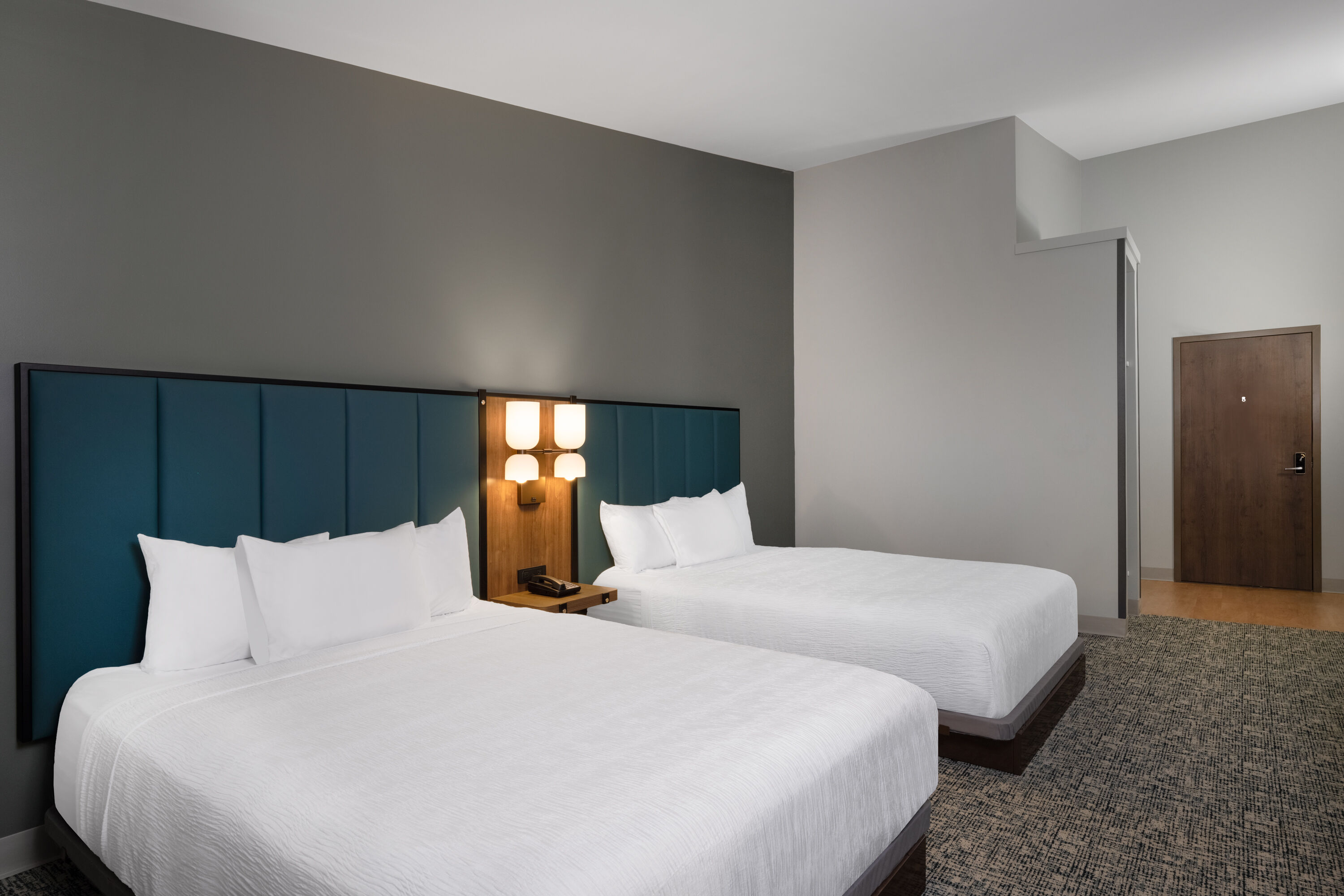 Guest room at the Wingate by Wyndham Geneva at SPIRE Academy in Geneva, Ohio