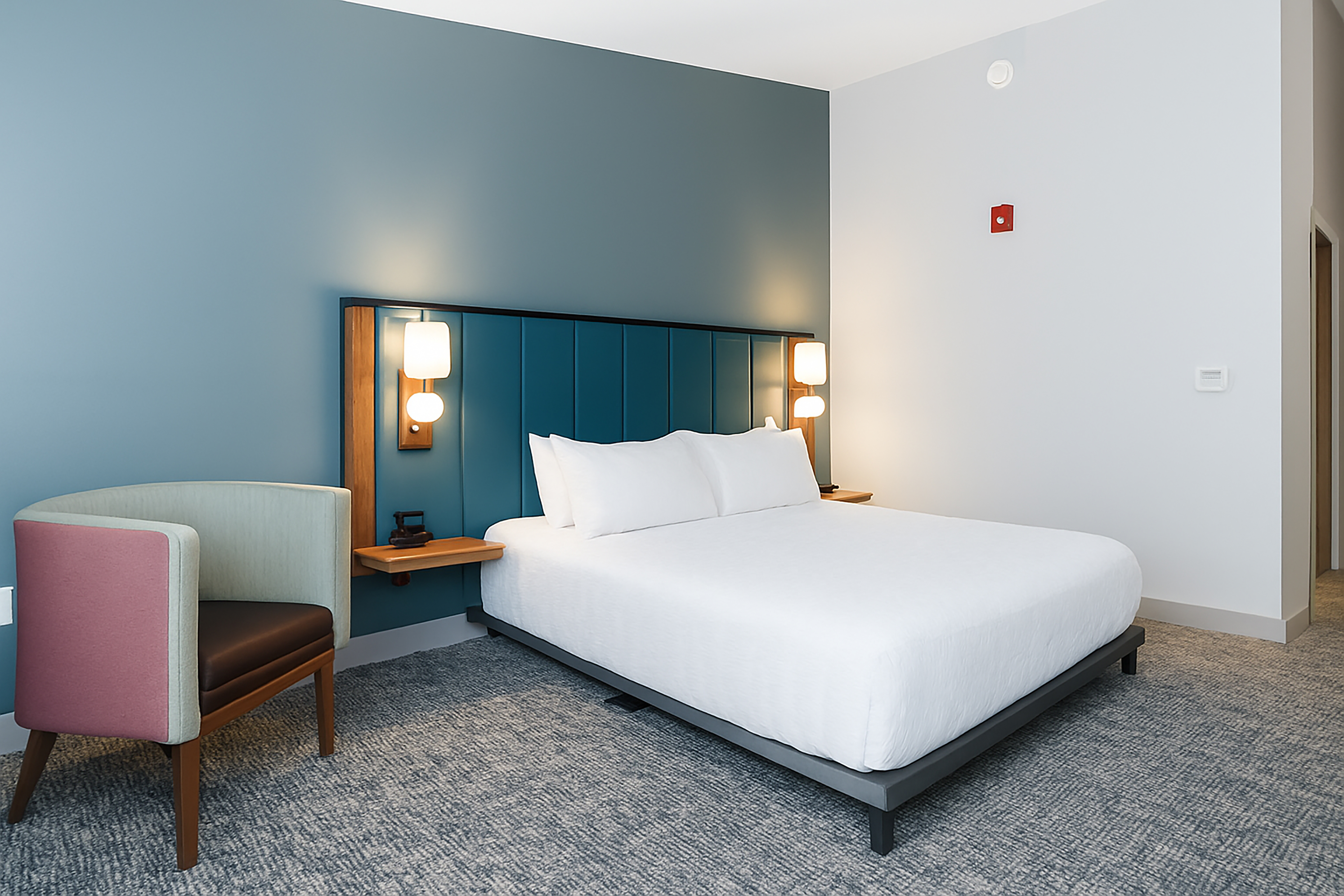 Guest room at the Wingate by Wyndham Geneva at SPIRE Academy in Geneva, Ohio