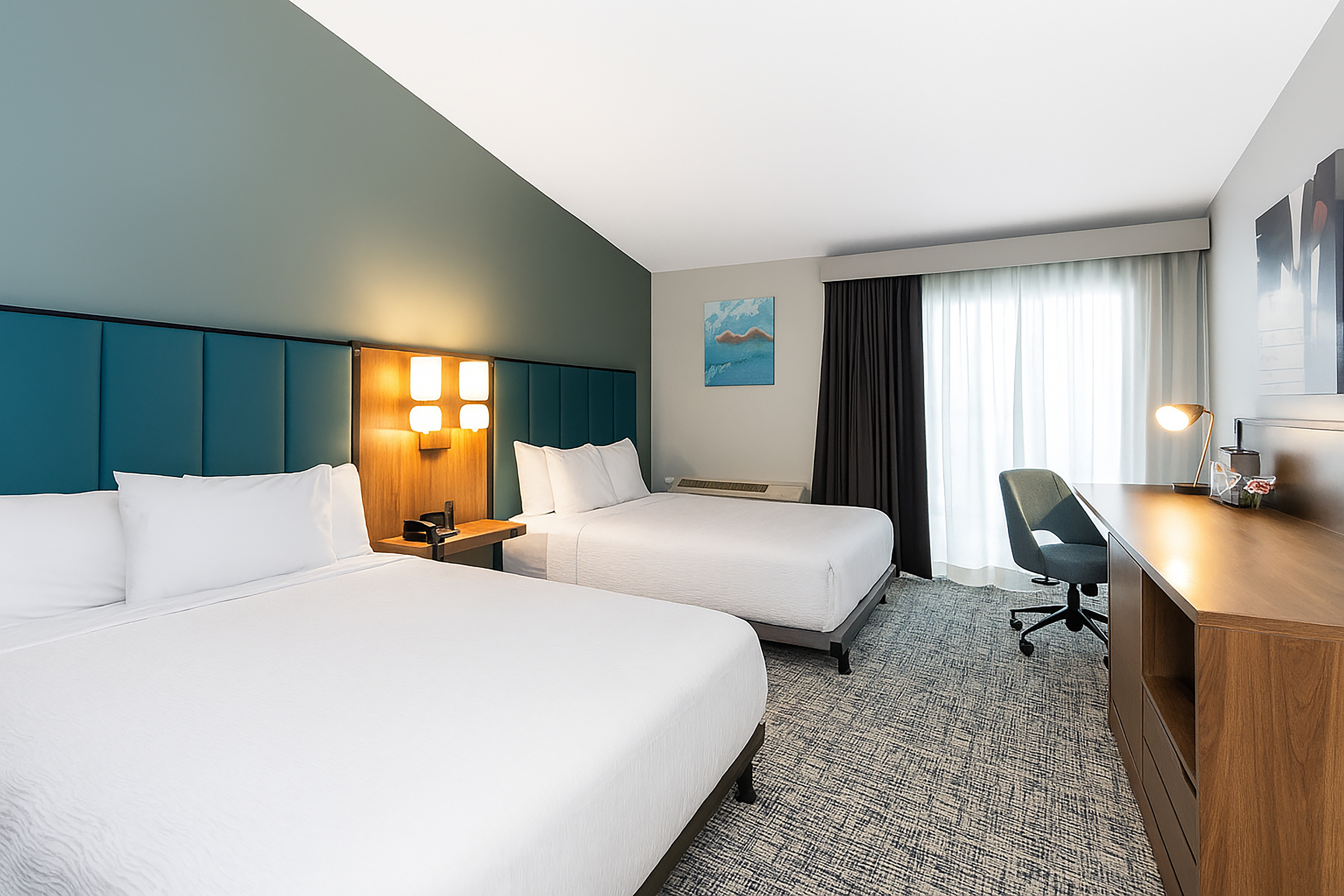 Guest room at the Wingate by Wyndham Geneva at SPIRE Academy in Geneva, Ohio