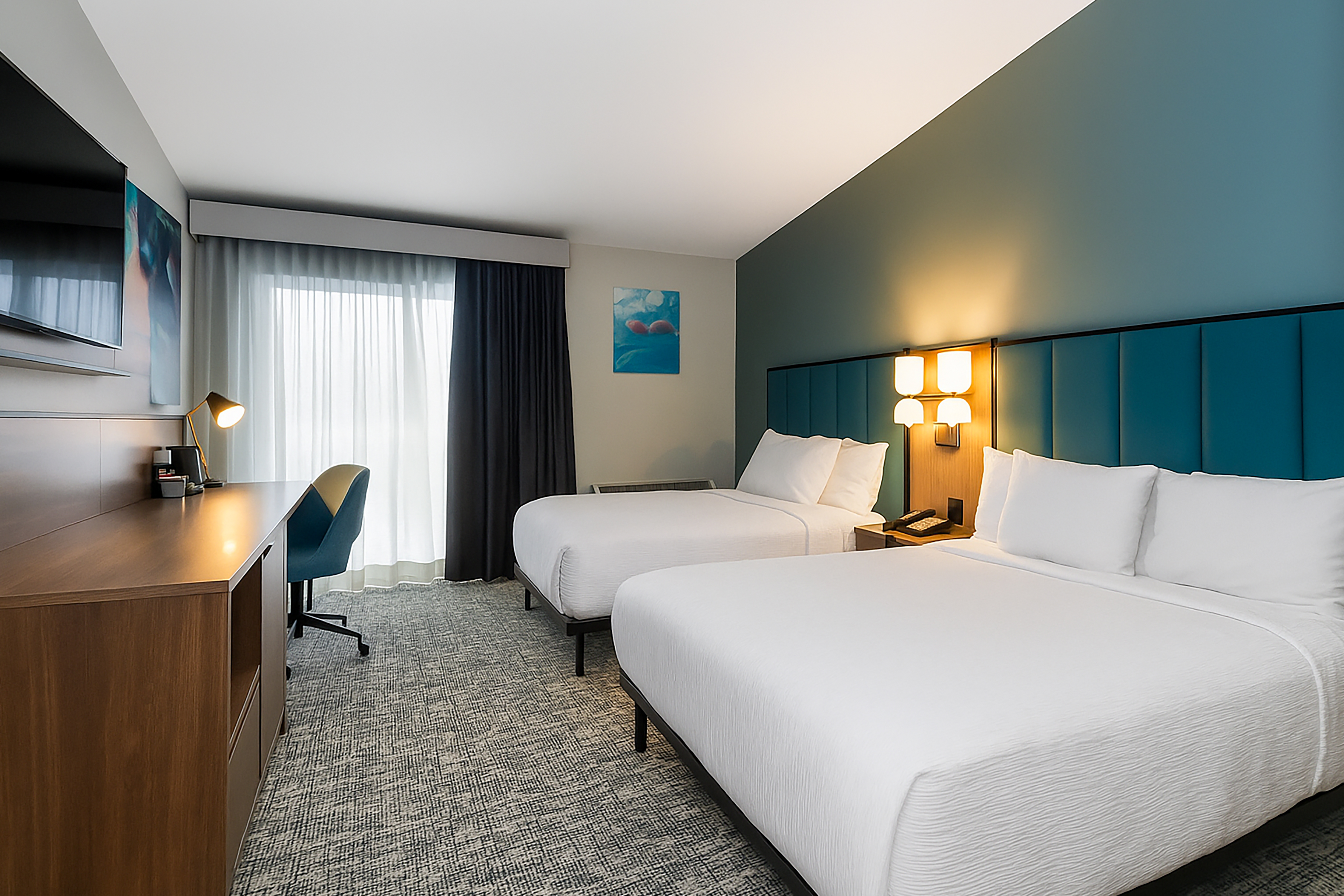 Guest room at the Wingate by Wyndham Geneva at SPIRE Academy in Geneva, Ohio