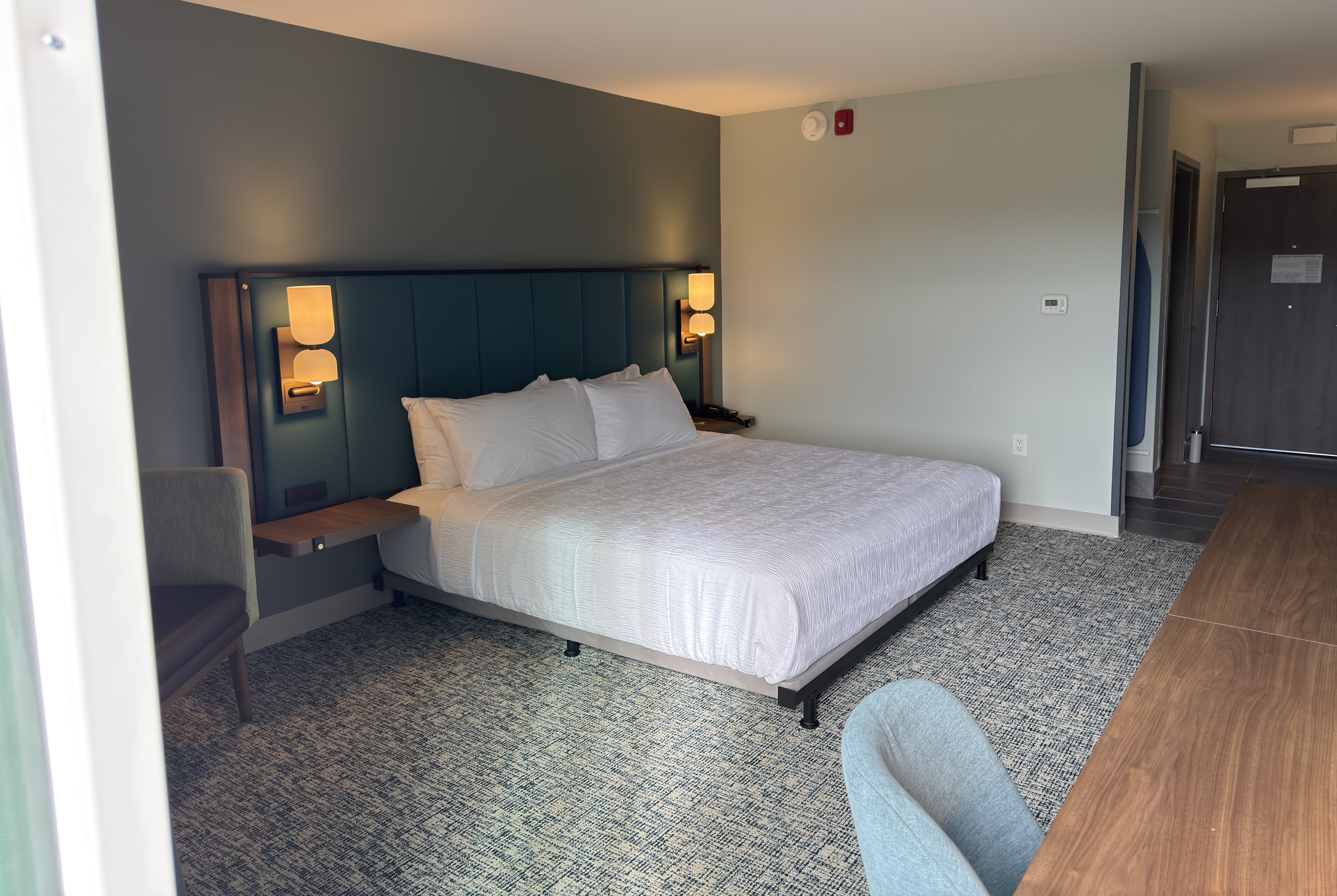 Guest room at the Wingate by Wyndham Geneva at SPIRE Academy in Geneva, Ohio