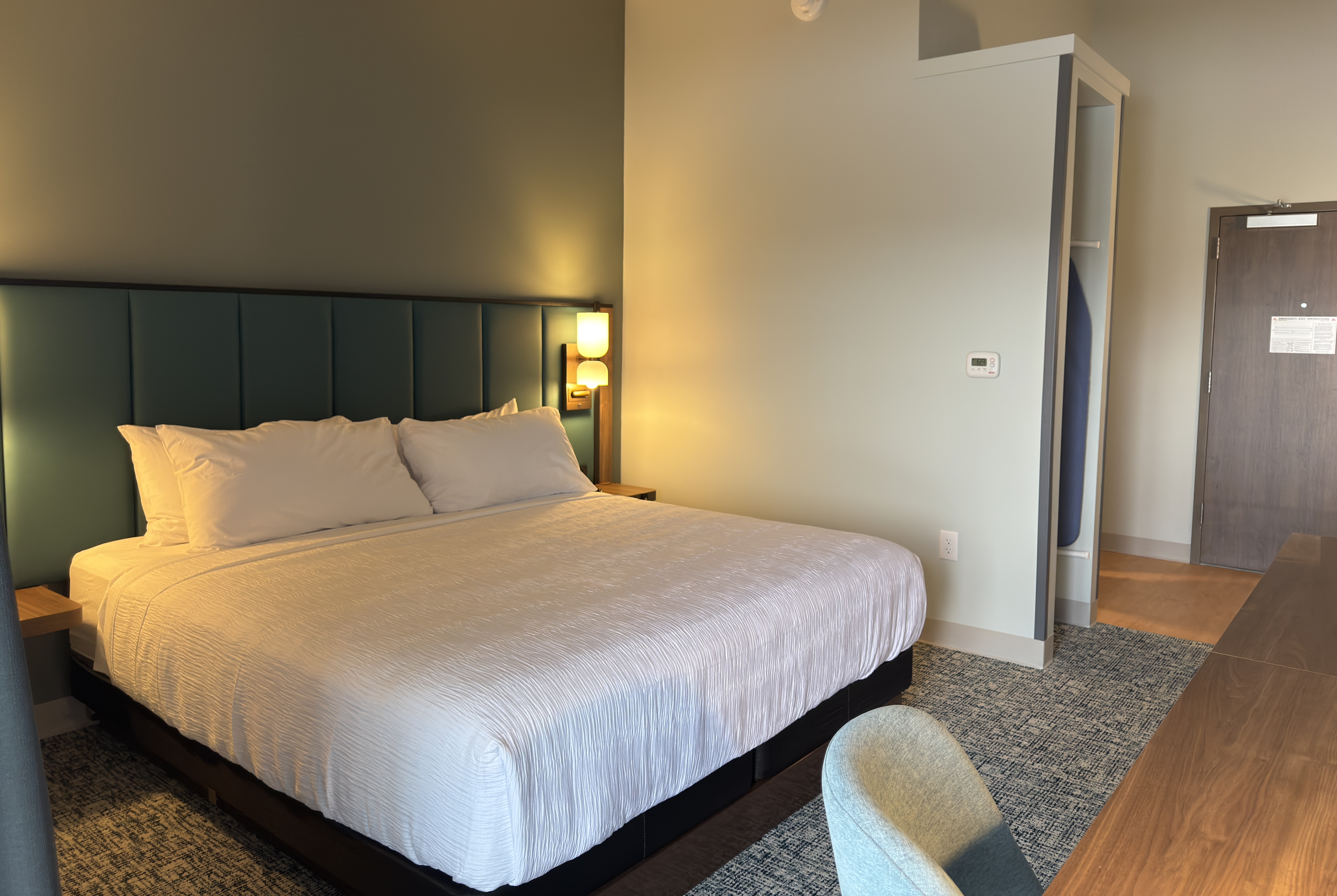 Guest room at the Wingate by Wyndham Geneva at SPIRE Academy in Geneva, Ohio