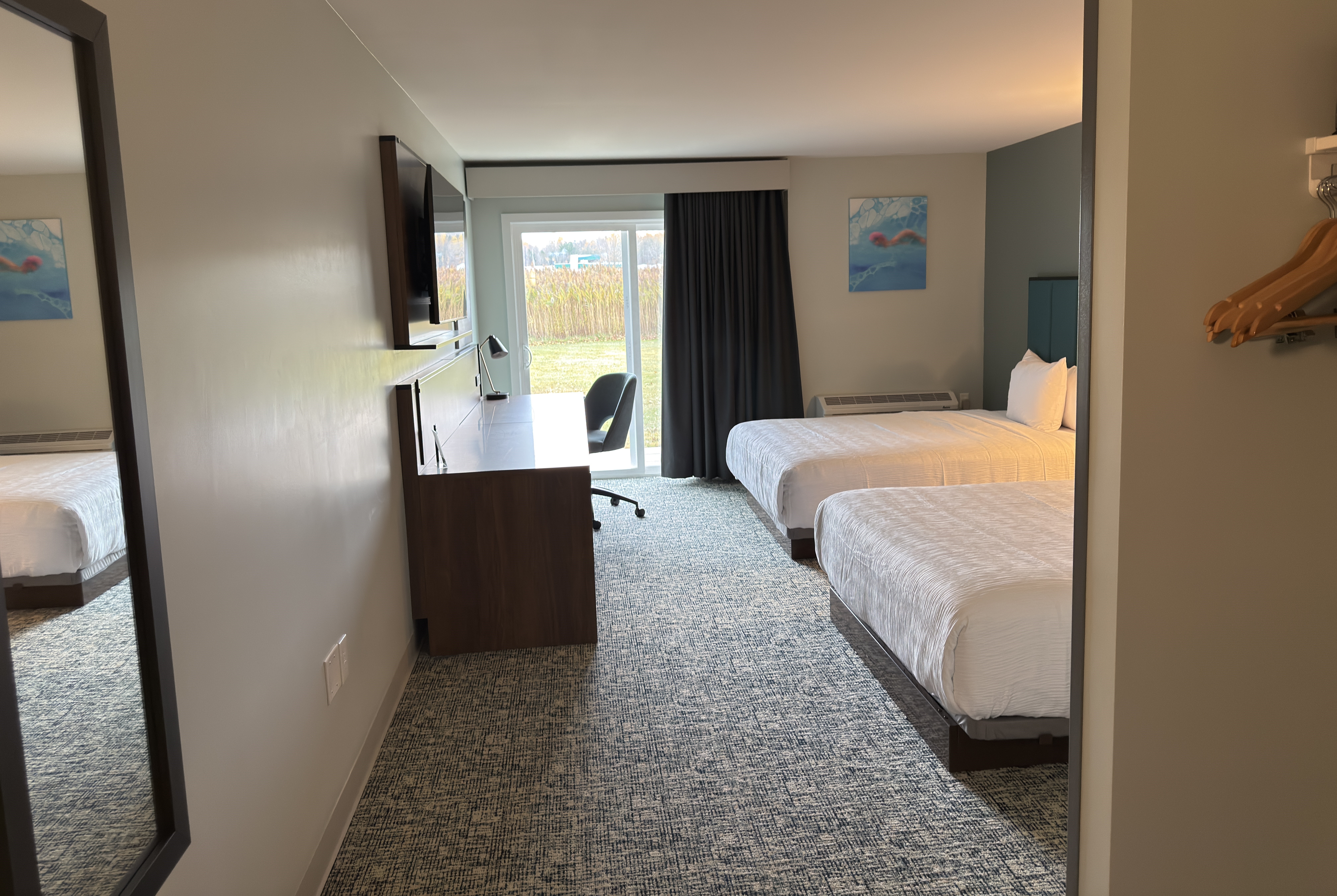 Guest room at the Wingate by Wyndham Geneva at SPIRE Academy in Geneva, Ohio