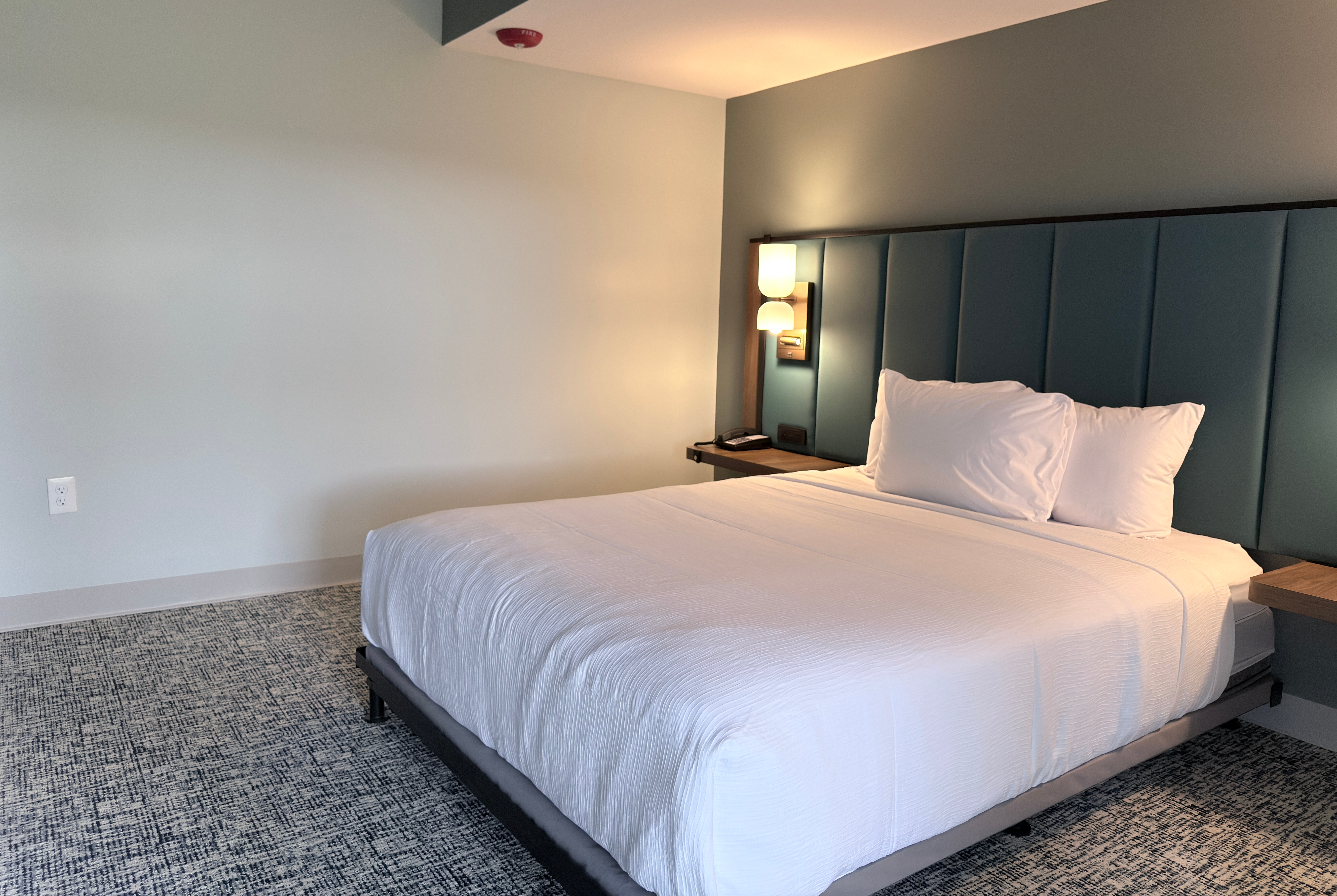 Guest room at the Wingate by Wyndham Geneva at SPIRE Academy in Geneva, Ohio