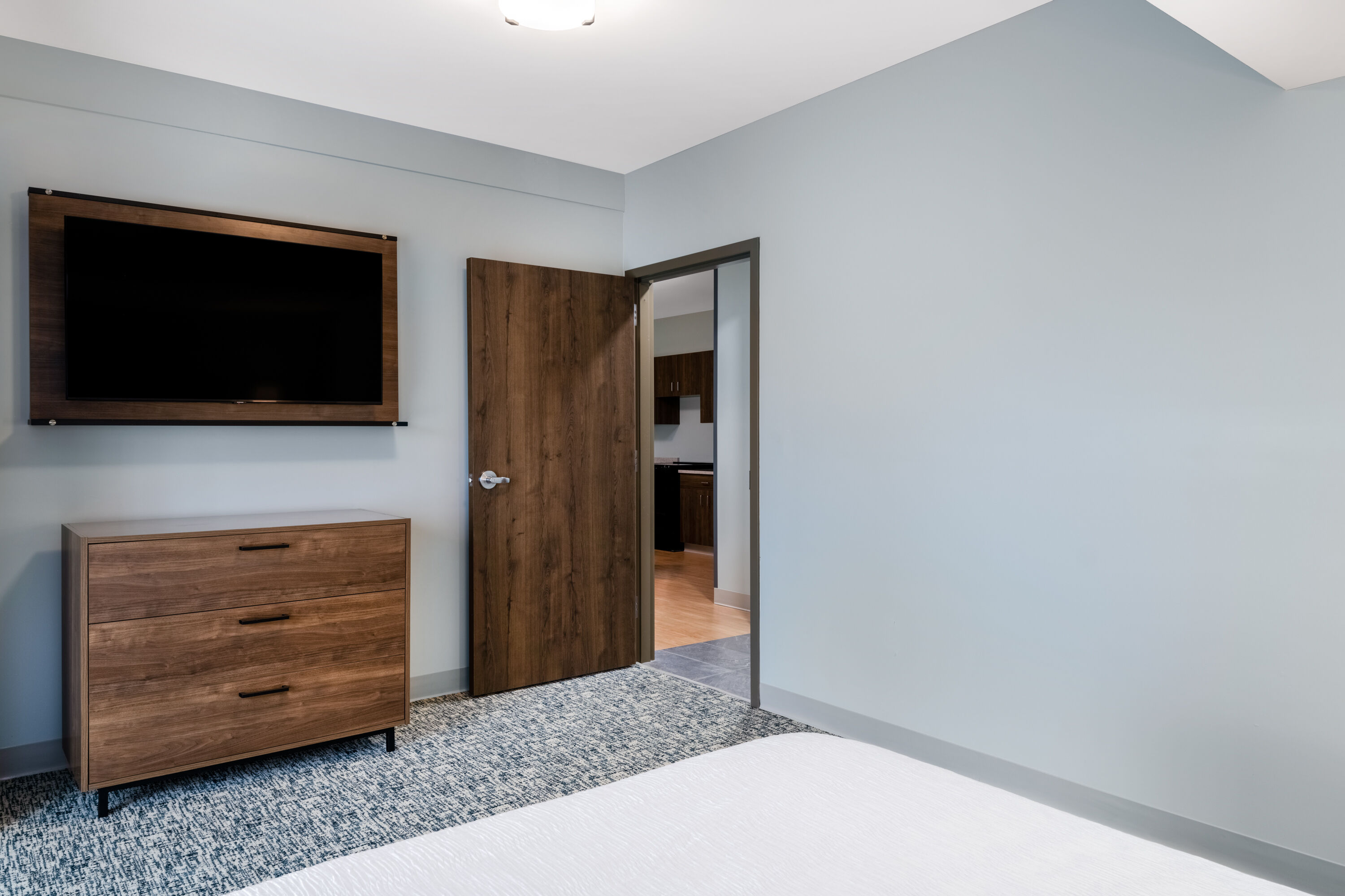 Wingate by Wyndham Geneva at SPIRE Academy suite in Geneva, Ohio